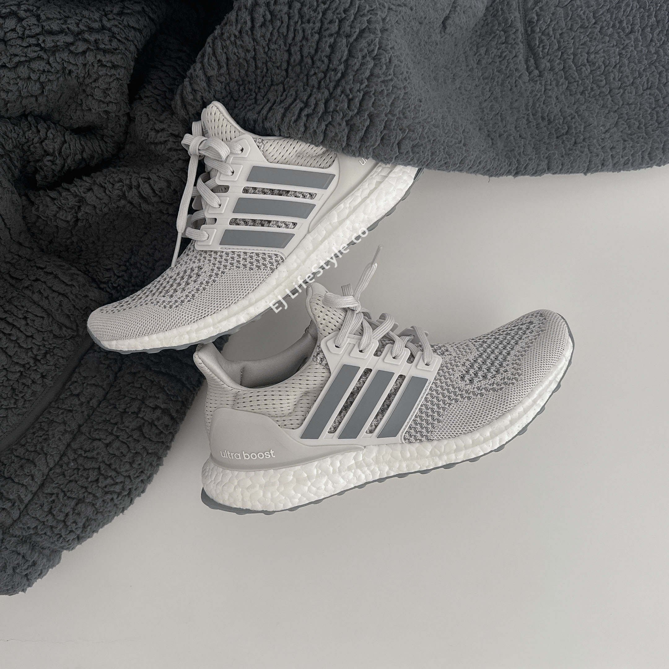 ADIDAS ULTRABOOST 1.0 淺灰 灰白 彈力包覆 慢跑 男鞋 IE8976 / 現貨