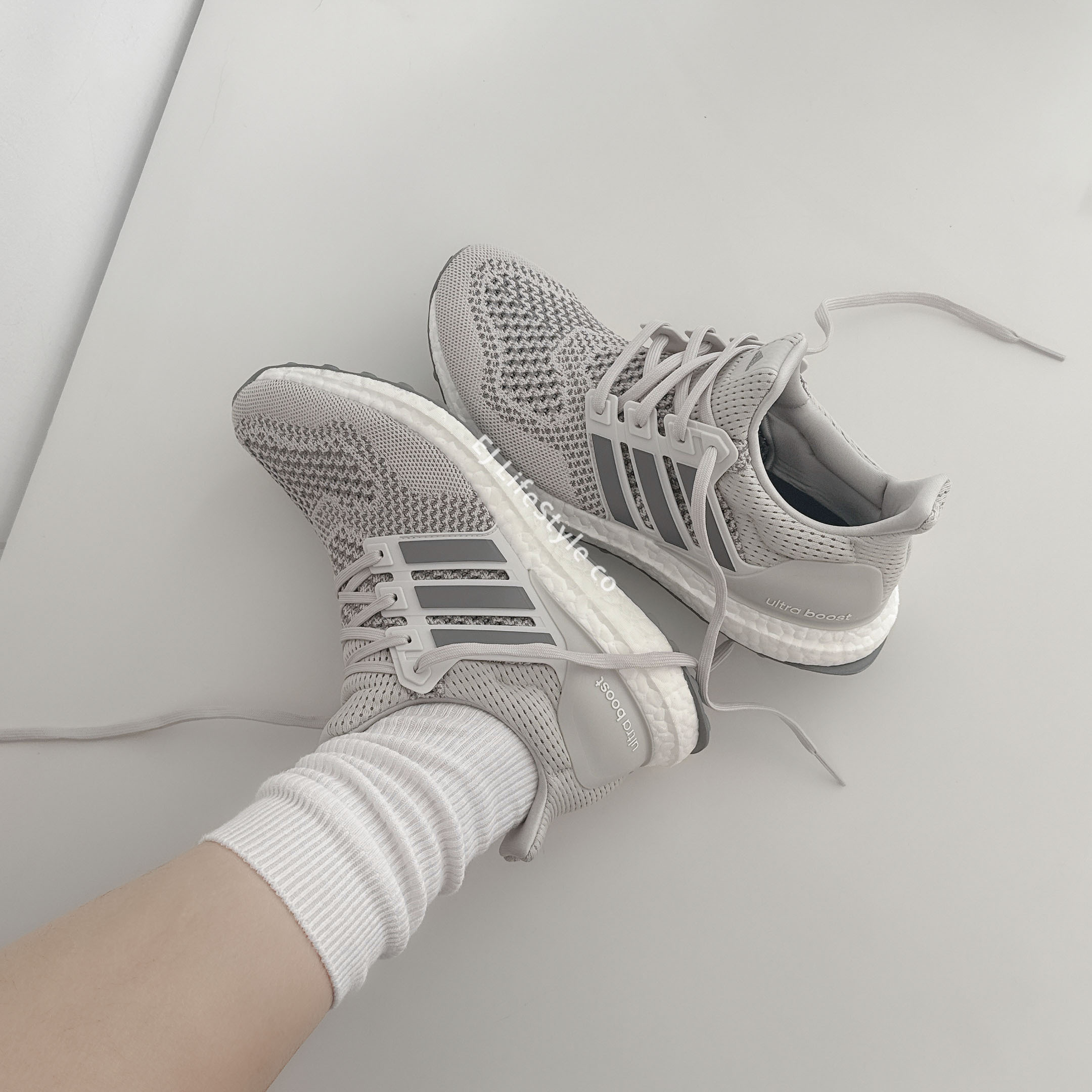 ADIDAS ULTRABOOST 1.0 淺灰 灰白 彈力包覆 慢跑 男鞋 IE8976 / 現貨