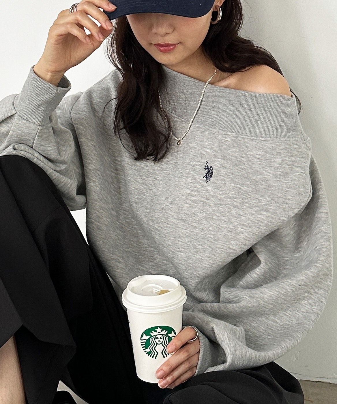 <春日辣妹>日本 U.S. POLO ASSN. 露肩 刺繡 小標 單肩 長袖 4色