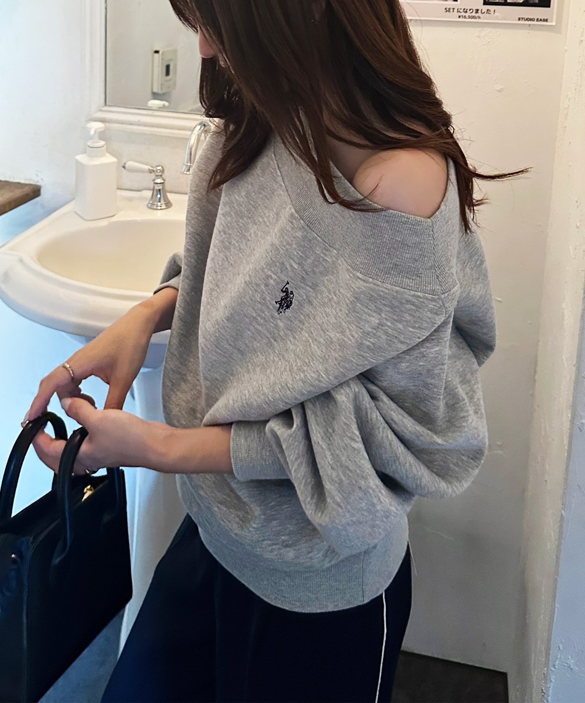 <春日辣妹>日本 U.S. POLO ASSN. 露肩 刺繡 小標 單肩 長袖 4色