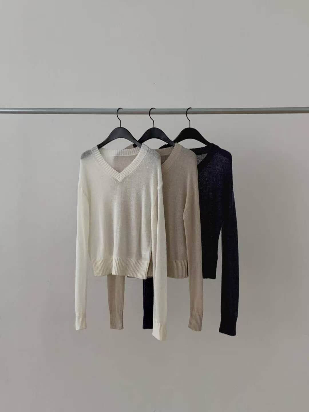 DR5421 V領微透針織衫 - Ivory *特價* (優惠碼同充值購物金不適用)