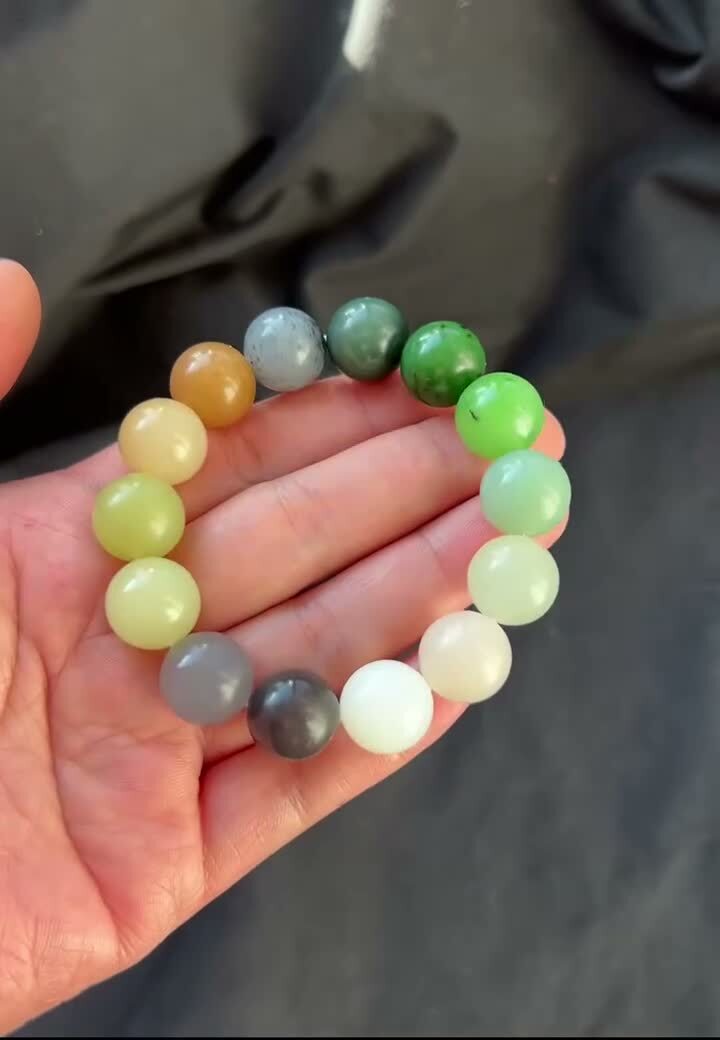 1979 和田玉手串 (14mm直徑)