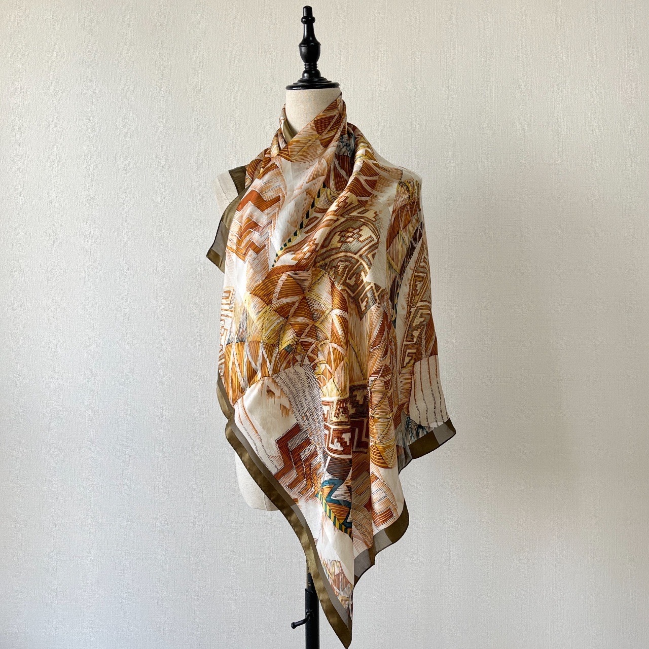 La Fenice墨綠色幾何圖案絲巾