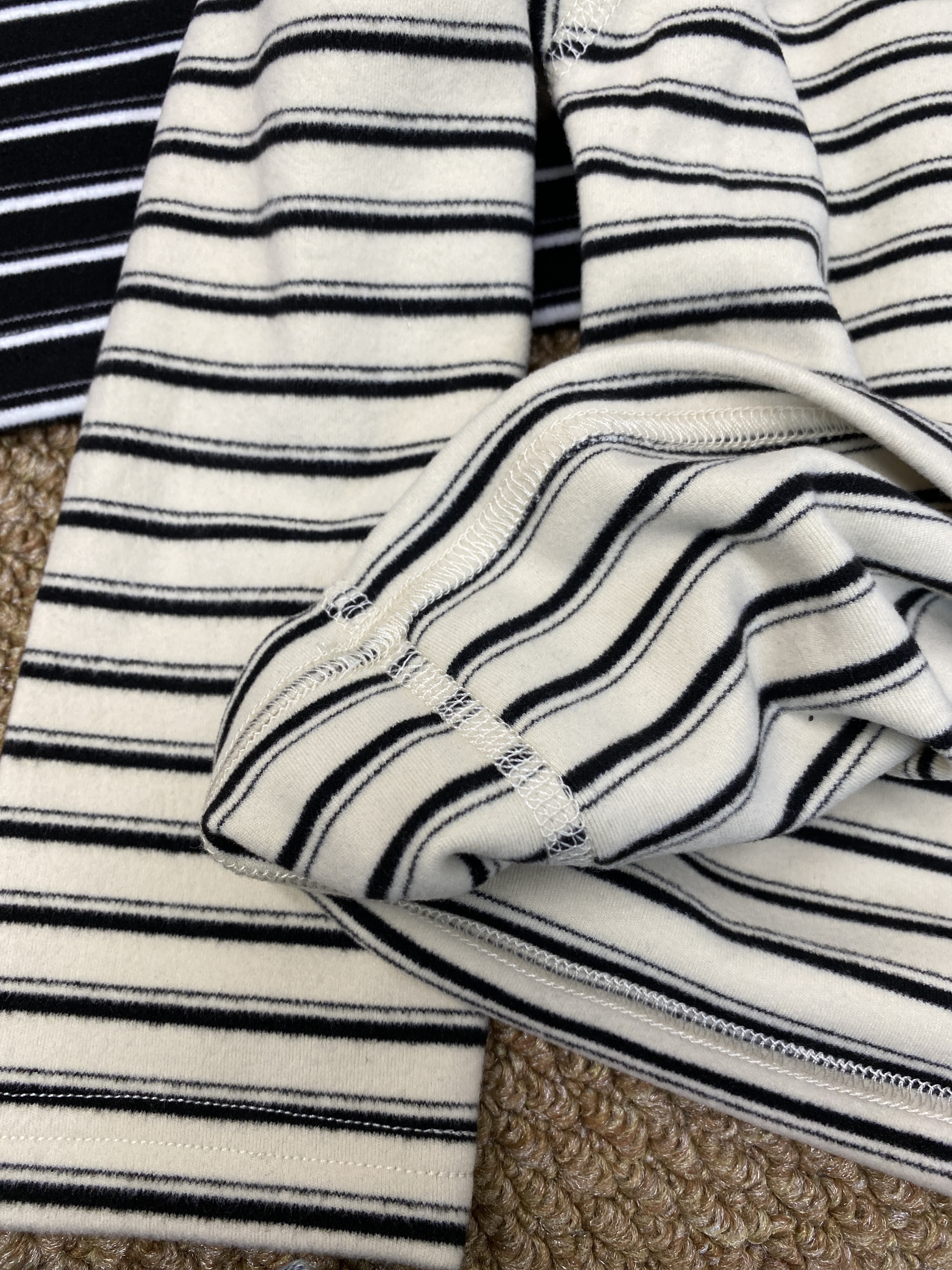 A04049條紋磨毛打底衣