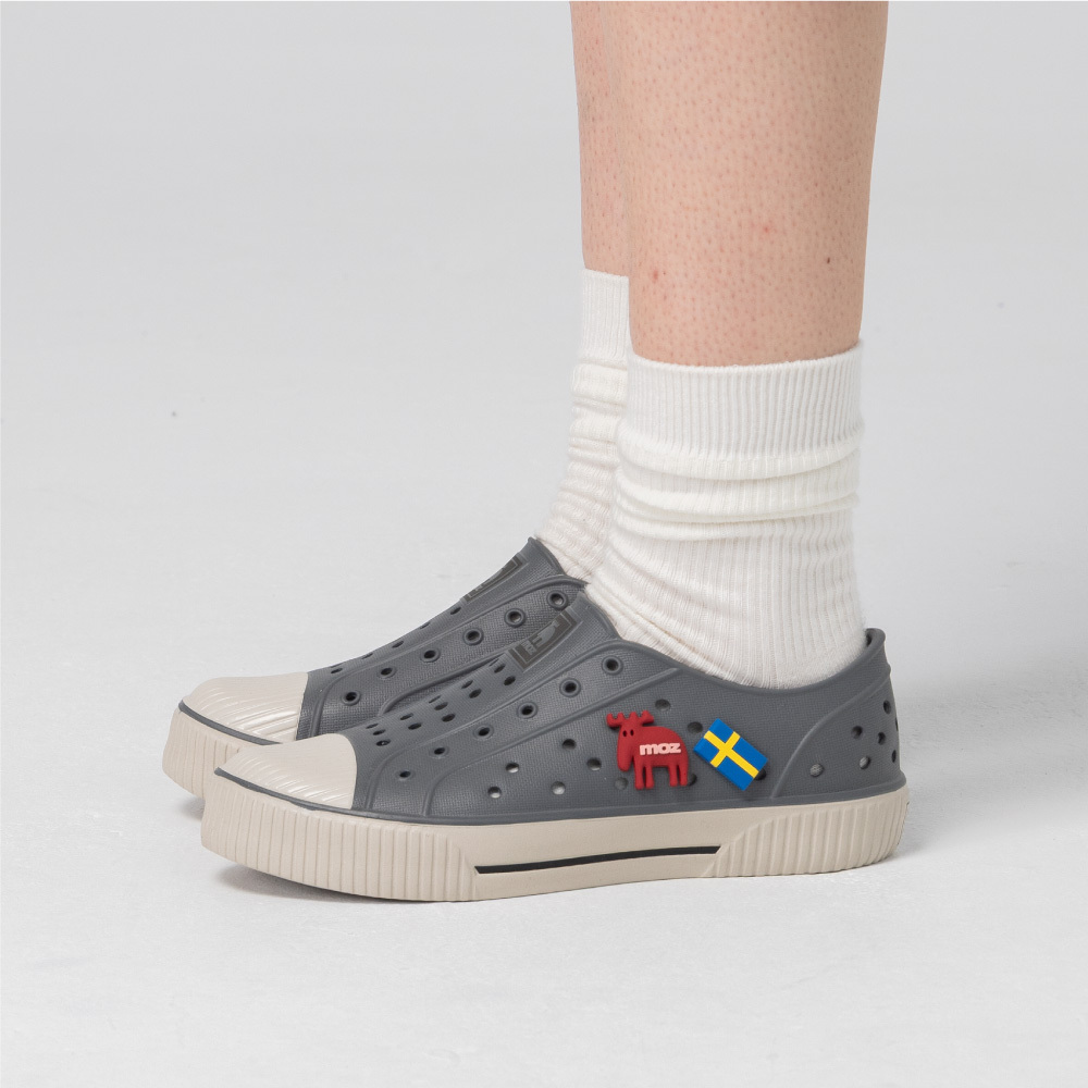 雙色洞洞餅乾水鞋 (奶蓋板岩灰)