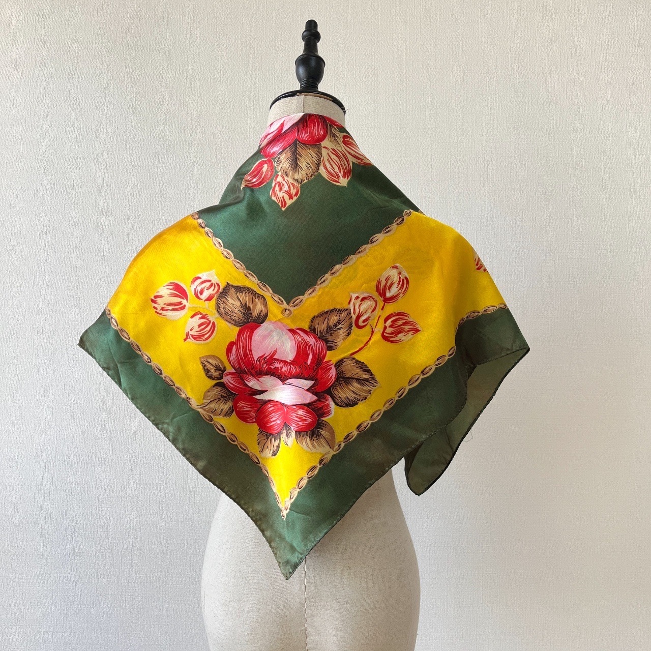 芒果黃色大花絲巾