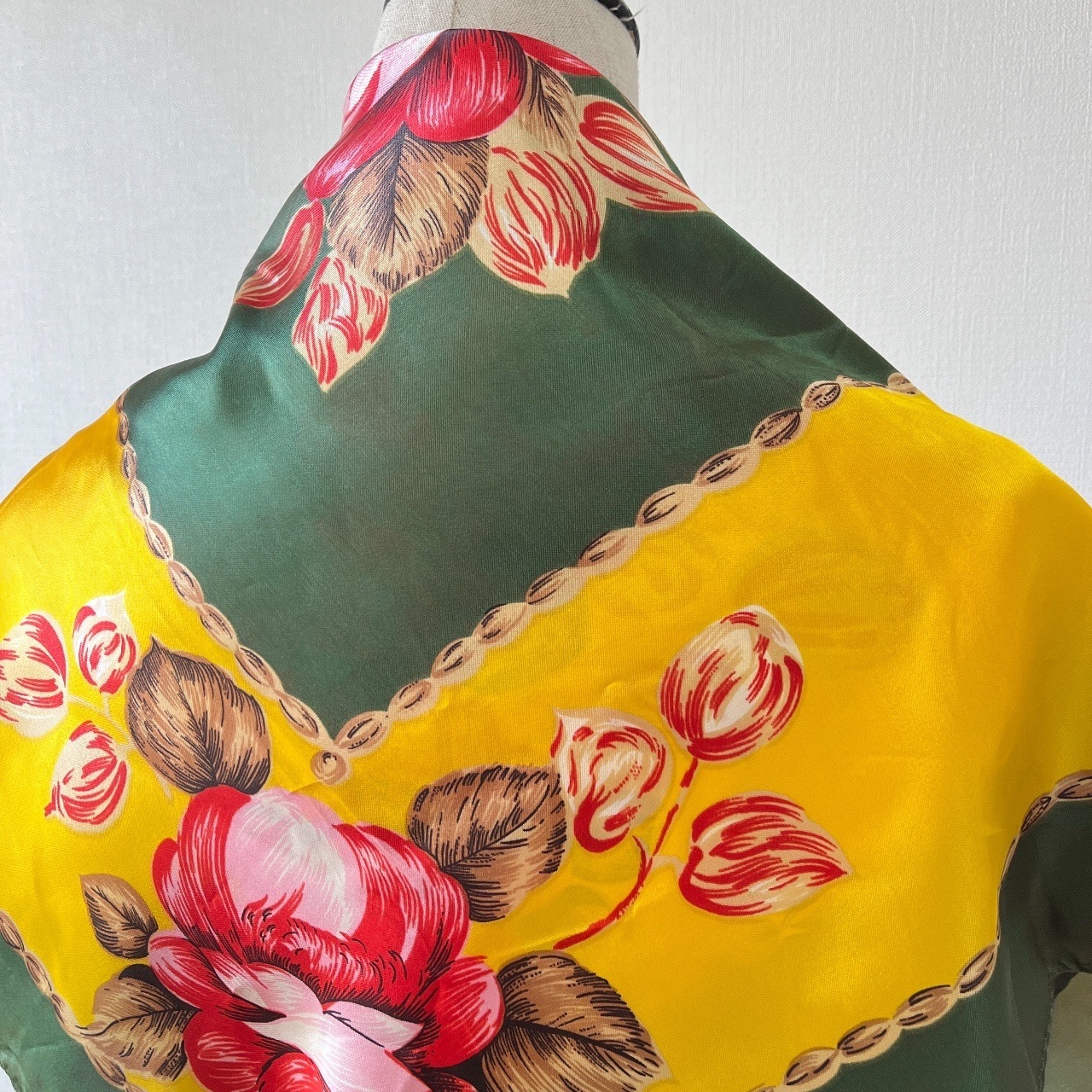 芒果黃色大花絲巾