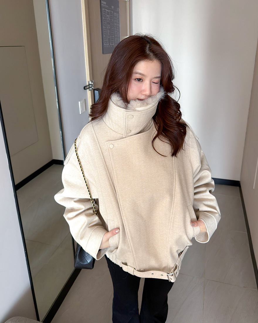 LINA LINA狎鷗亭風範蓬鬆毛領騎士毛呢羽絨外套-奶茶杏