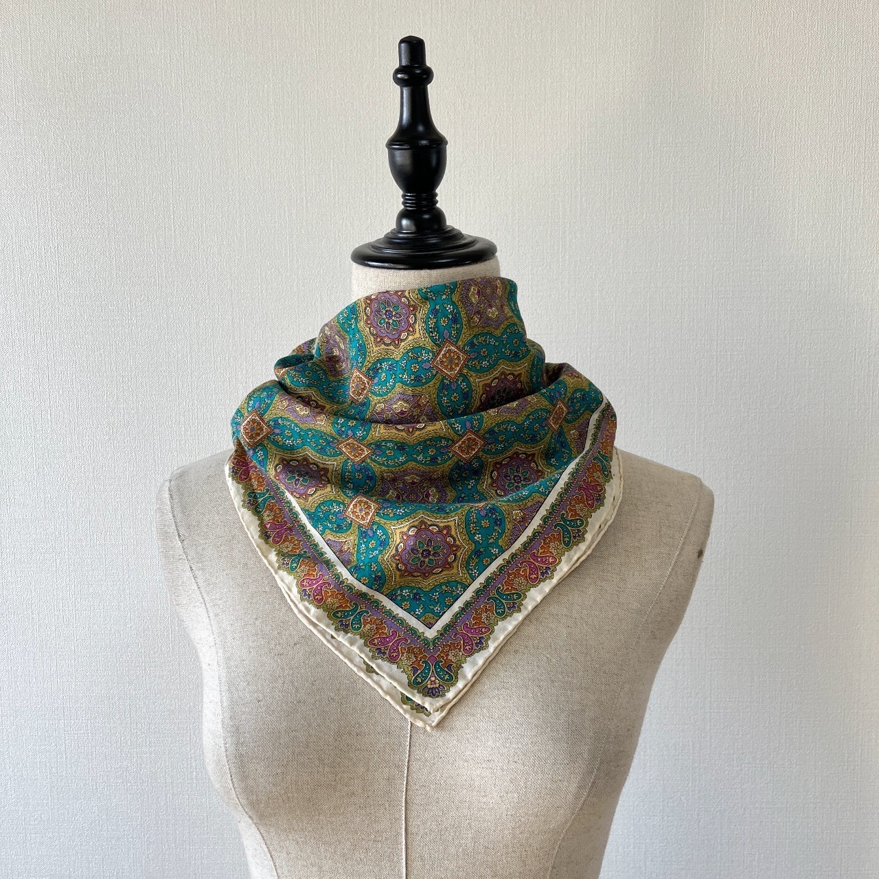 LANCETTI湖水綠色花紋方巾