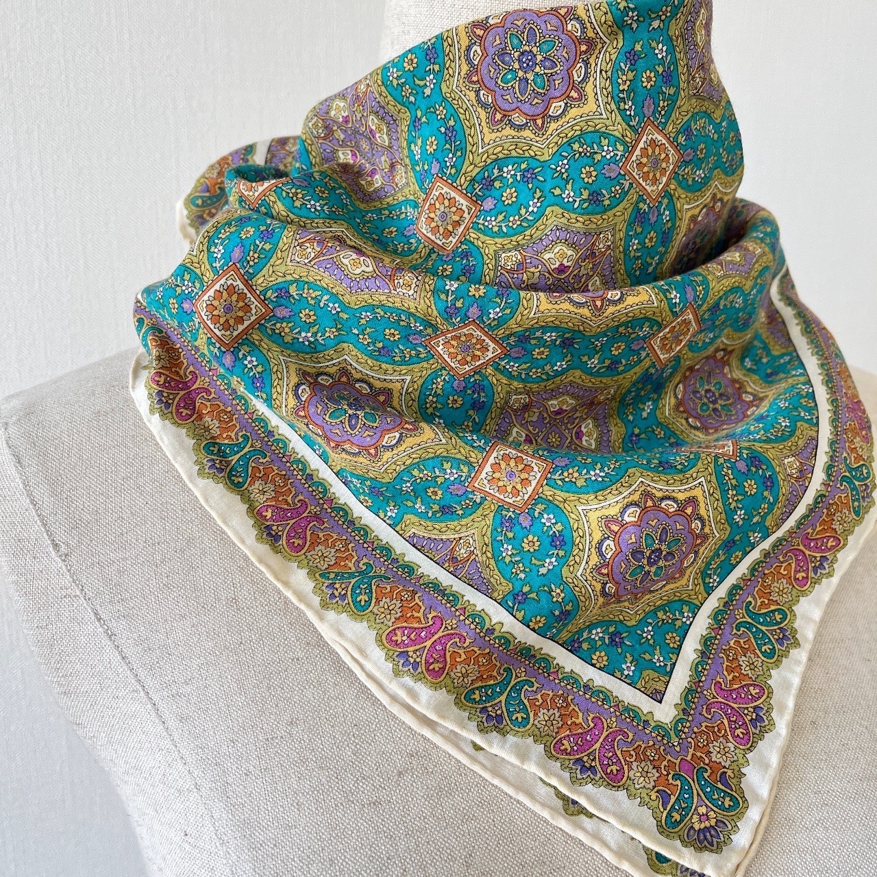 LANCETTI湖水綠色花紋方巾