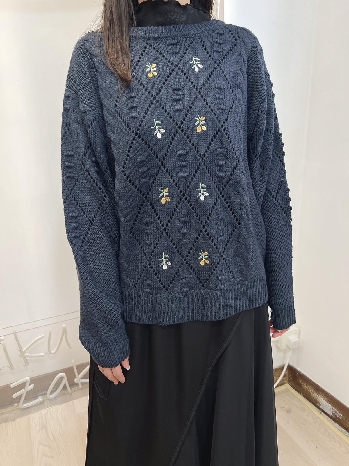 Ie 冷衫 通花刺繡花針織top