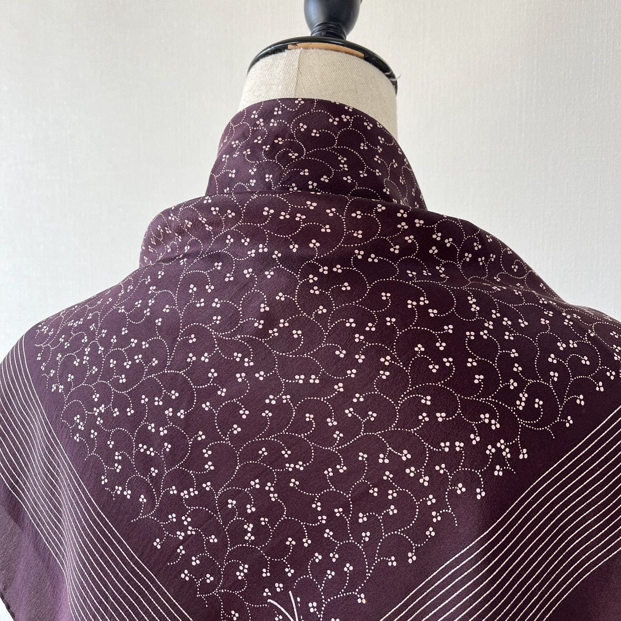 深紫色小碎花絲巾