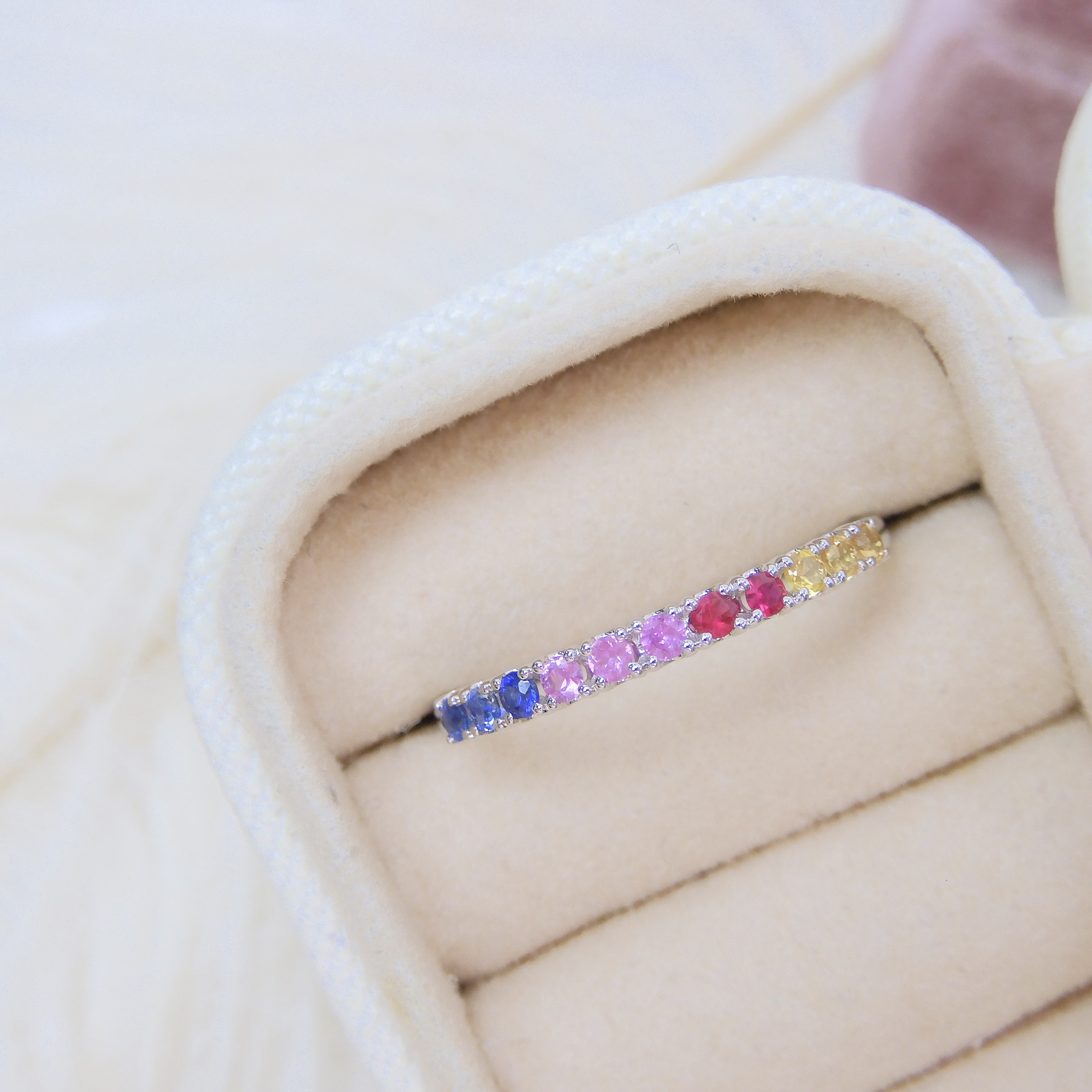 18K金 0.3ct 彩色藍寶石戒指