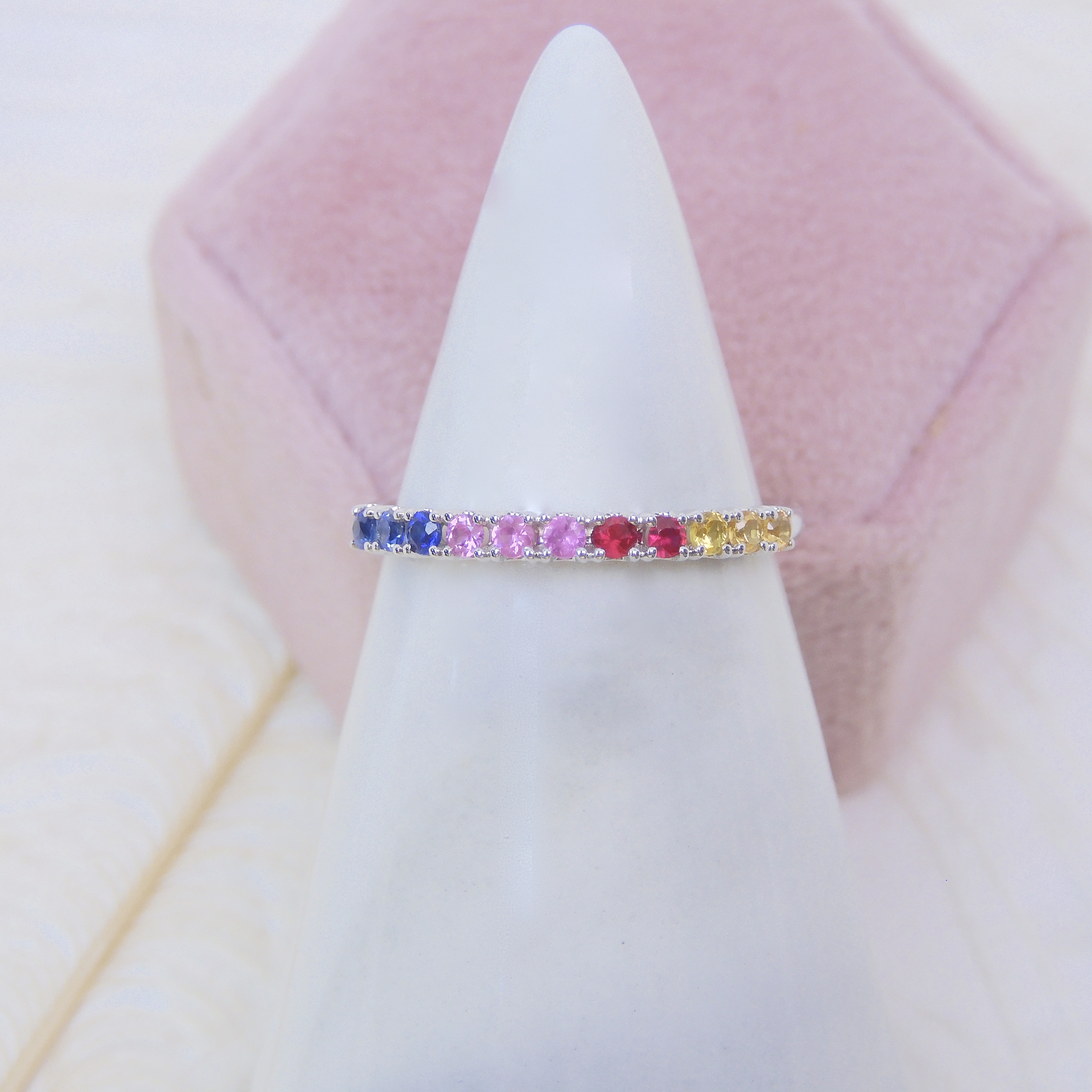 18K Gold 0.3ct Fancy Sapphire Ring