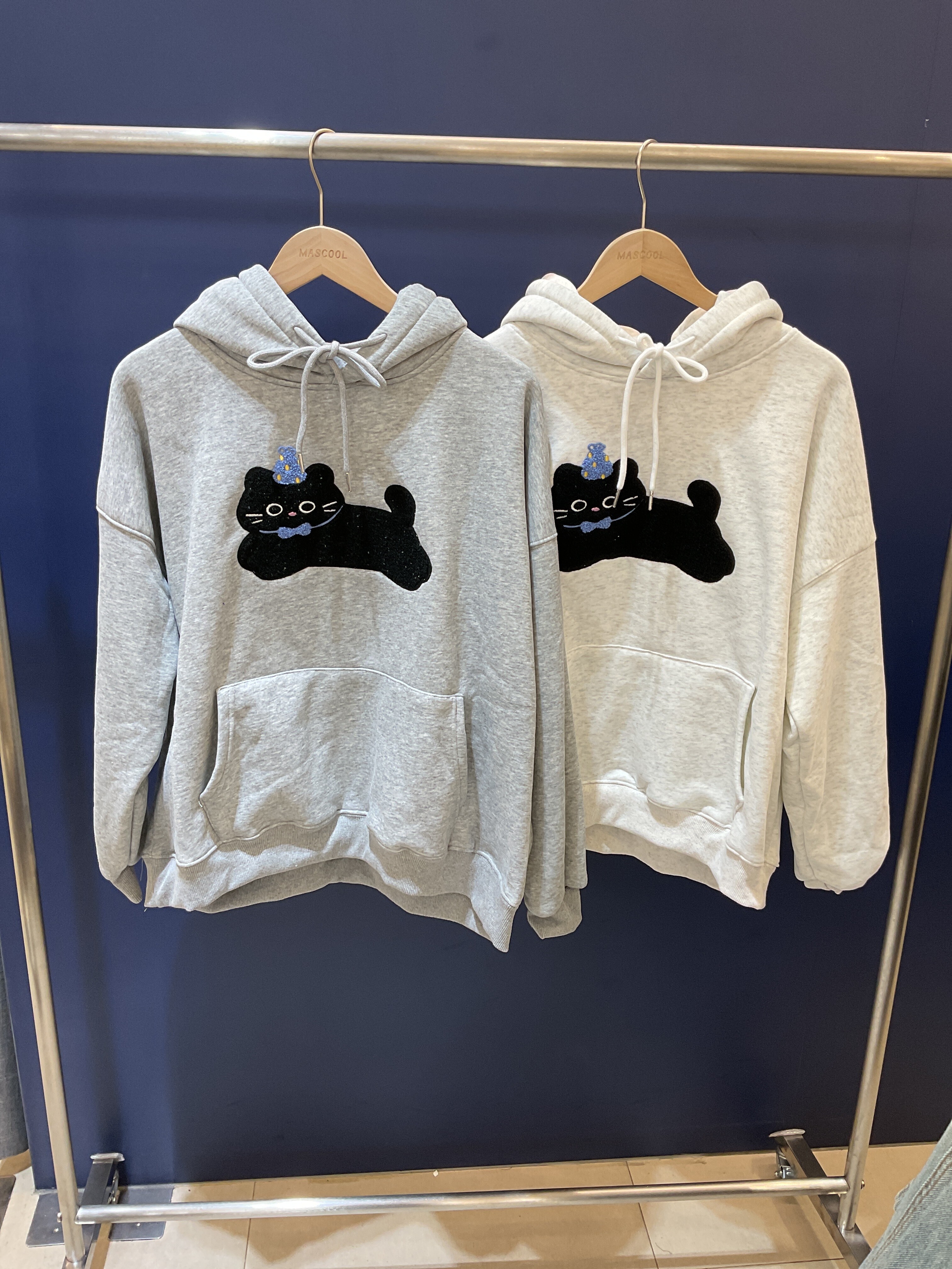 2956 女款藍帽貓咪帽T