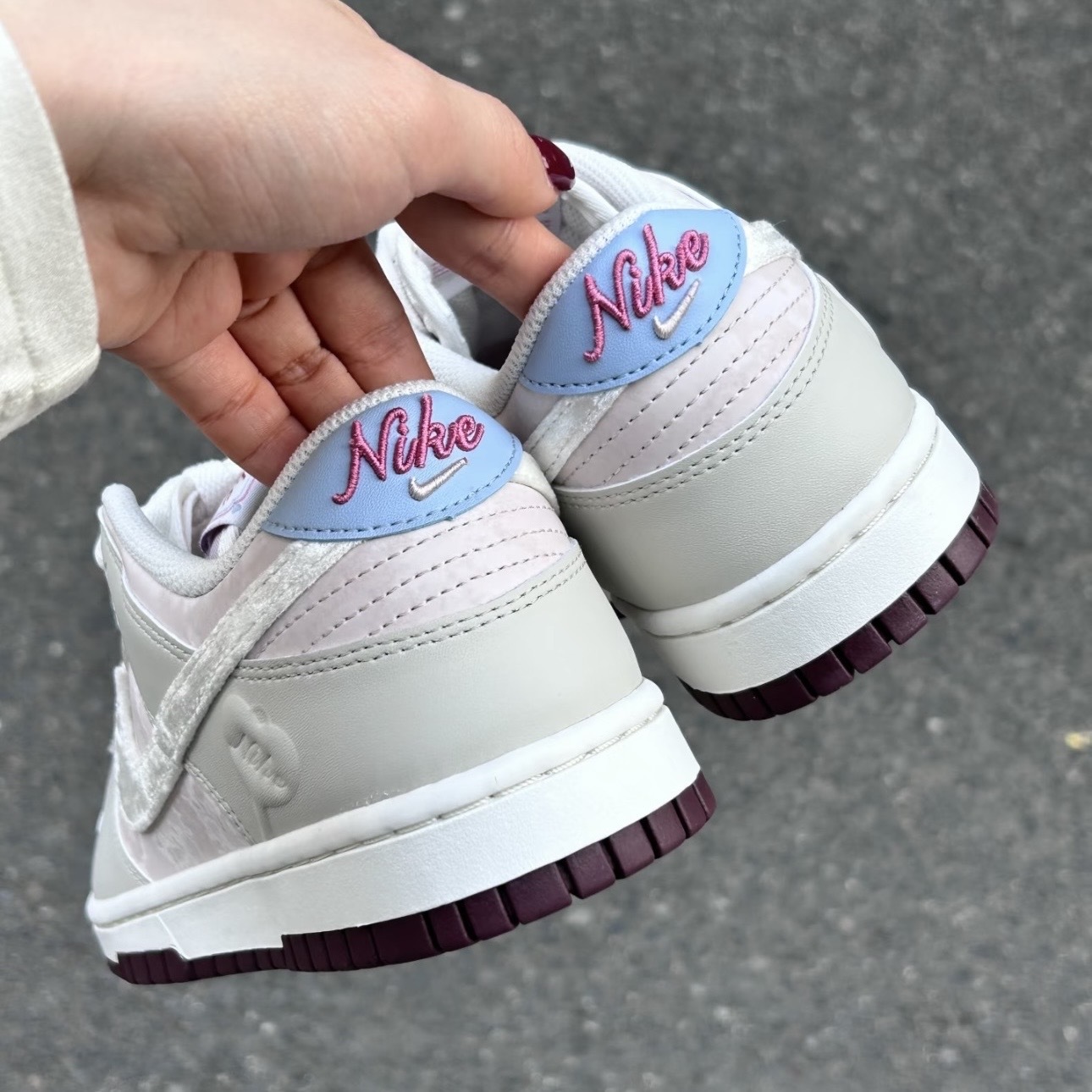 NIKE DUNK LOW "VALENTINE'S DAY" 淡粉 毛絨勾 情人節限定 休閒鞋 女鞋 IQ1145-610
