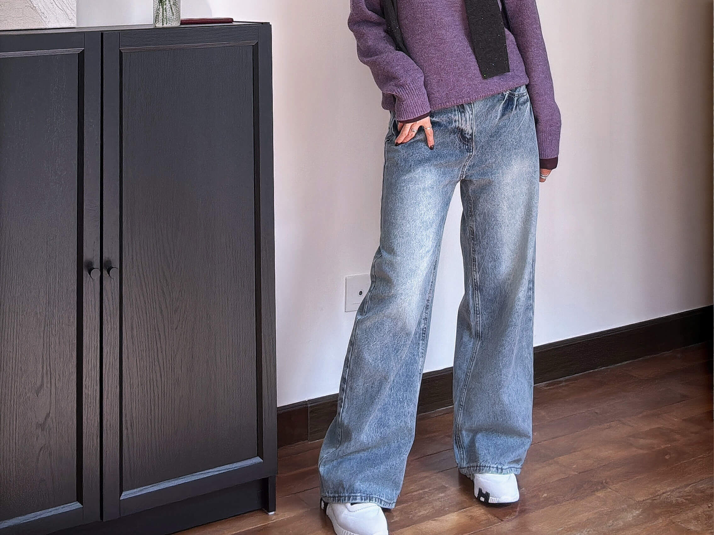 Mid-Rise Wide Leg Jeans_JE261L21