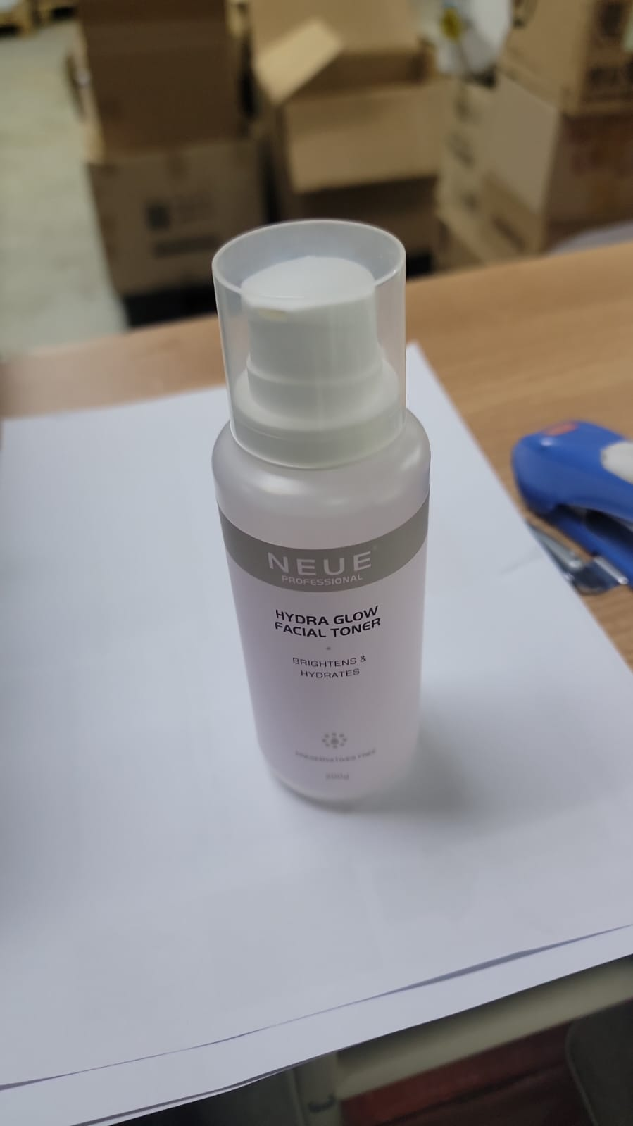 4G180 NEUE Hydra Glow – Toner 200g exp:27年12月