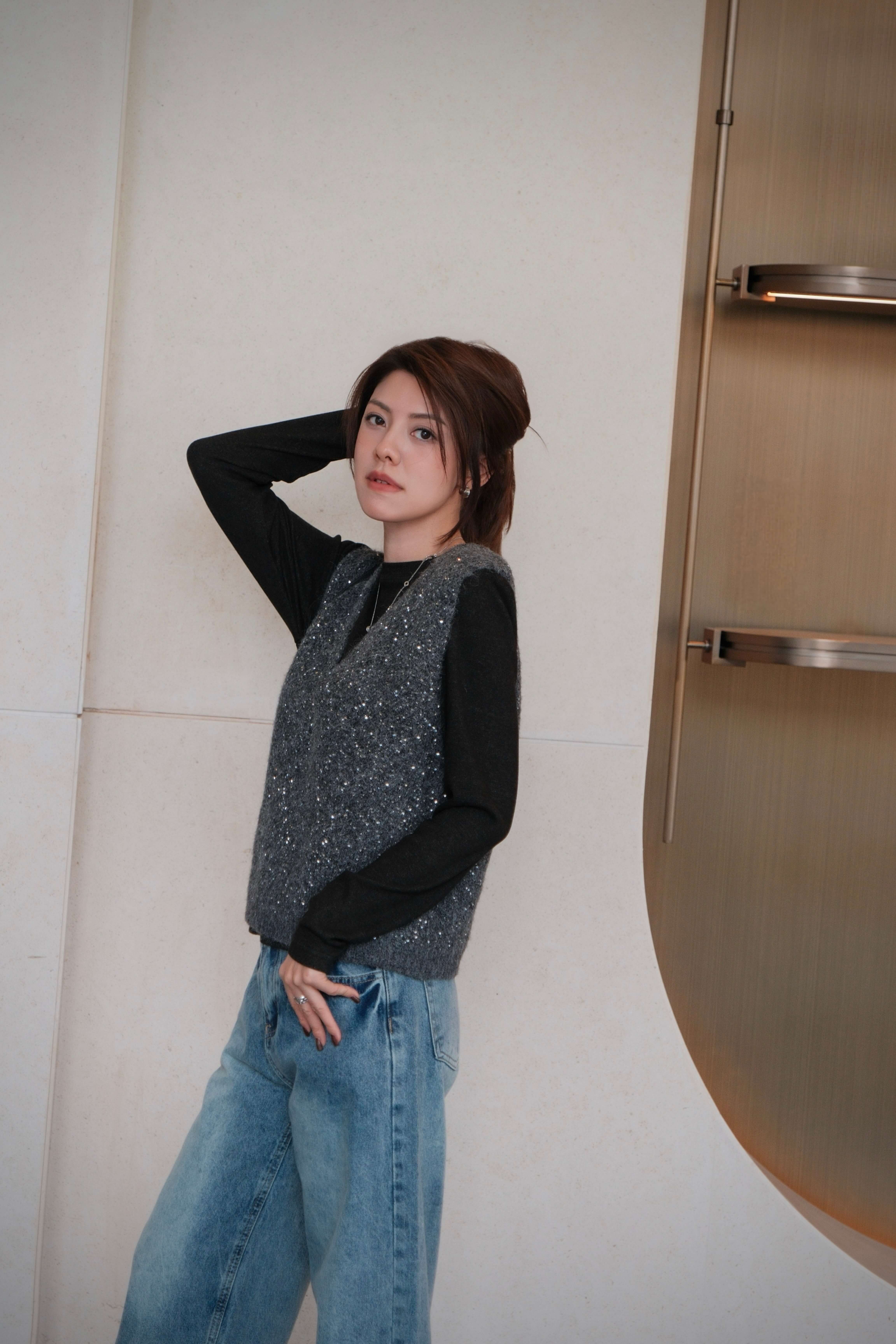 Sequins V-Neck Wool-Blend Knit Vest_KN261L07