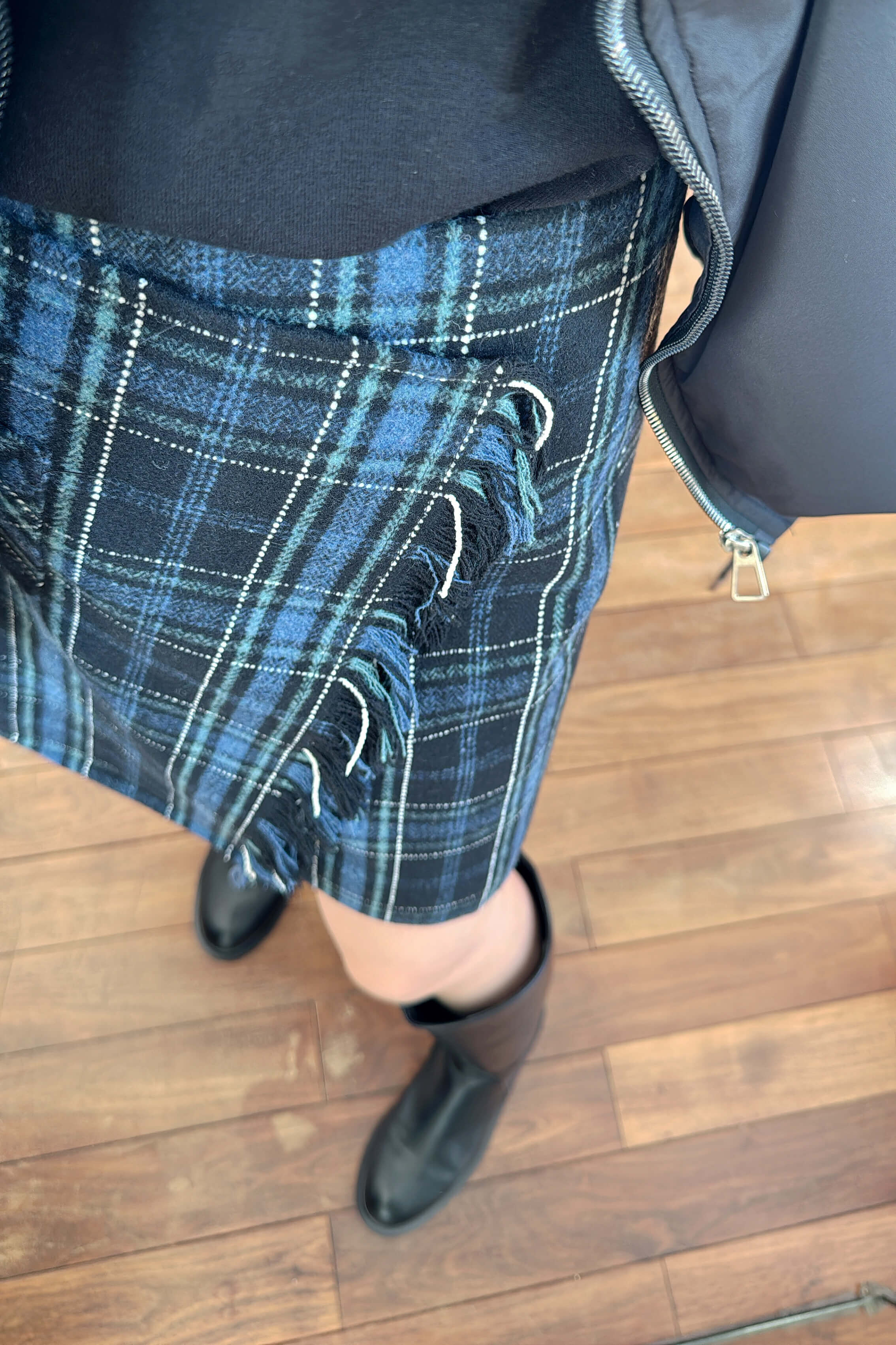 Wrap-Effect Tassel Check Woo Skirt _SK2312L05B