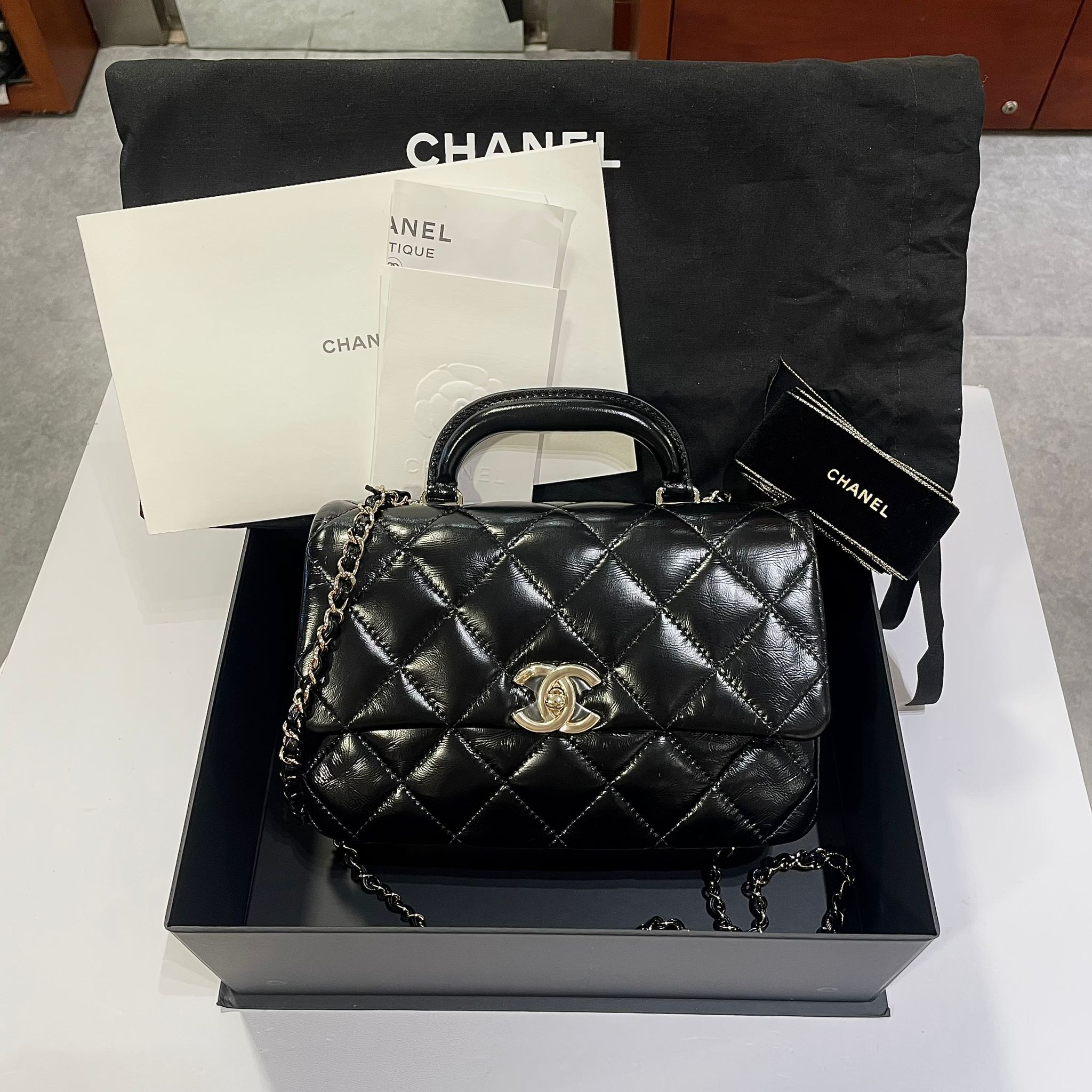 全新CHANEL Flapbag with Top Handle AS4544 黑色油蠟羊皮淡金扣 #BRAND NEW #香榭站正品