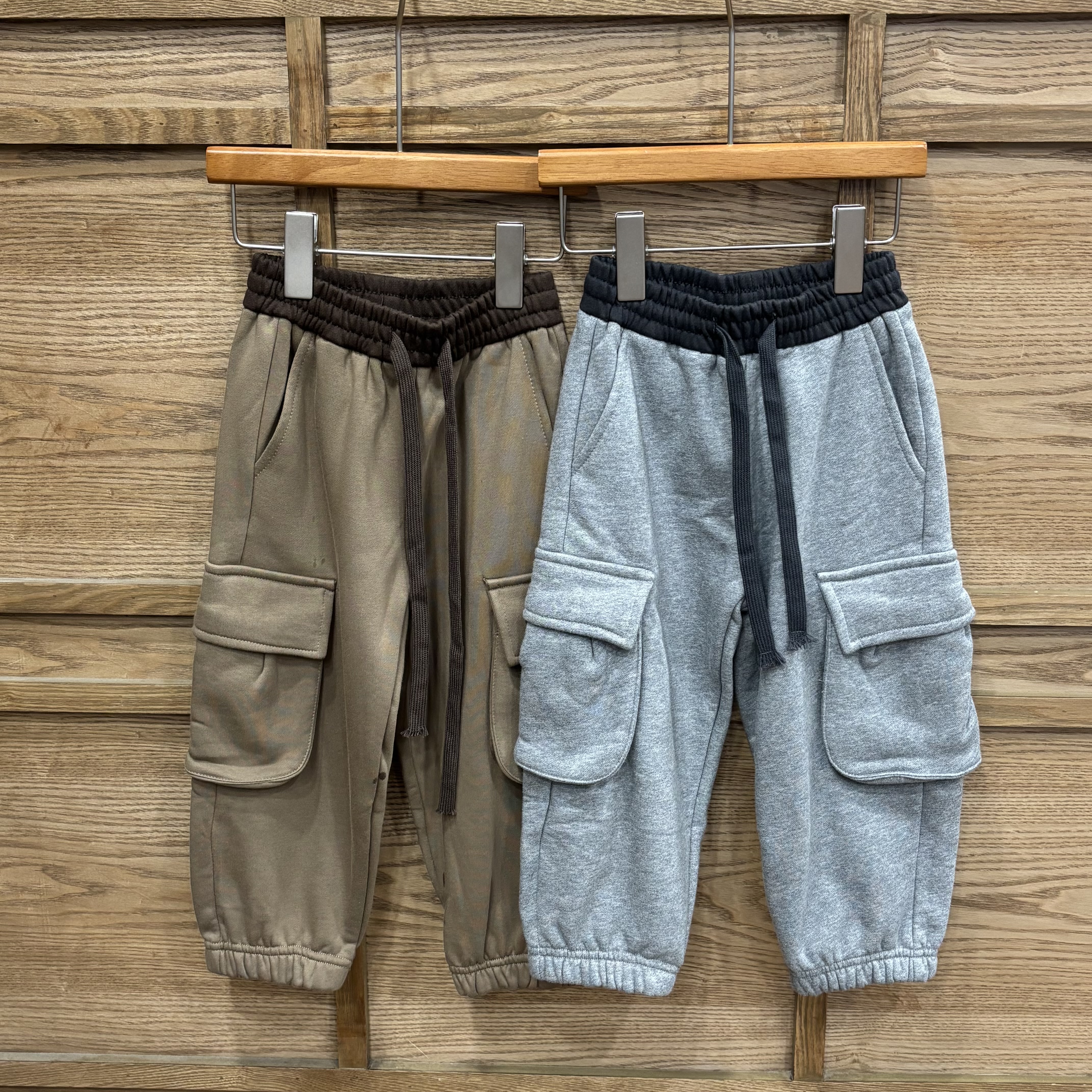 A03828拼色立體口袋休閒褲