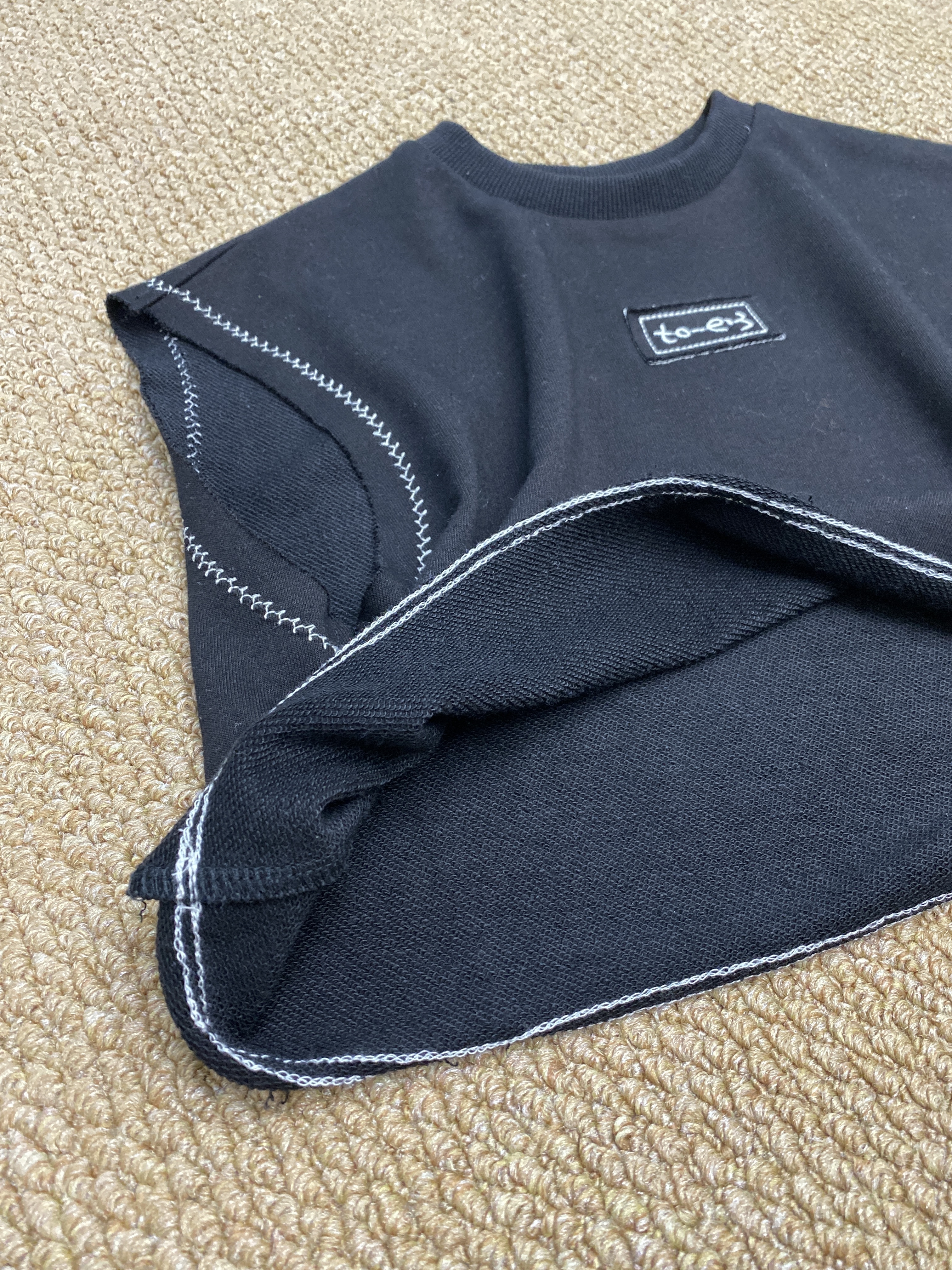 A04062不收邊造型背心