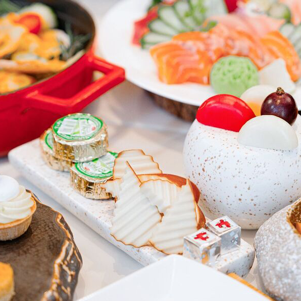 【電子票券】高雄｜承億酒店貳陸日全食-雙人平日/假日晚餐吃到飽餐券Ⓣ