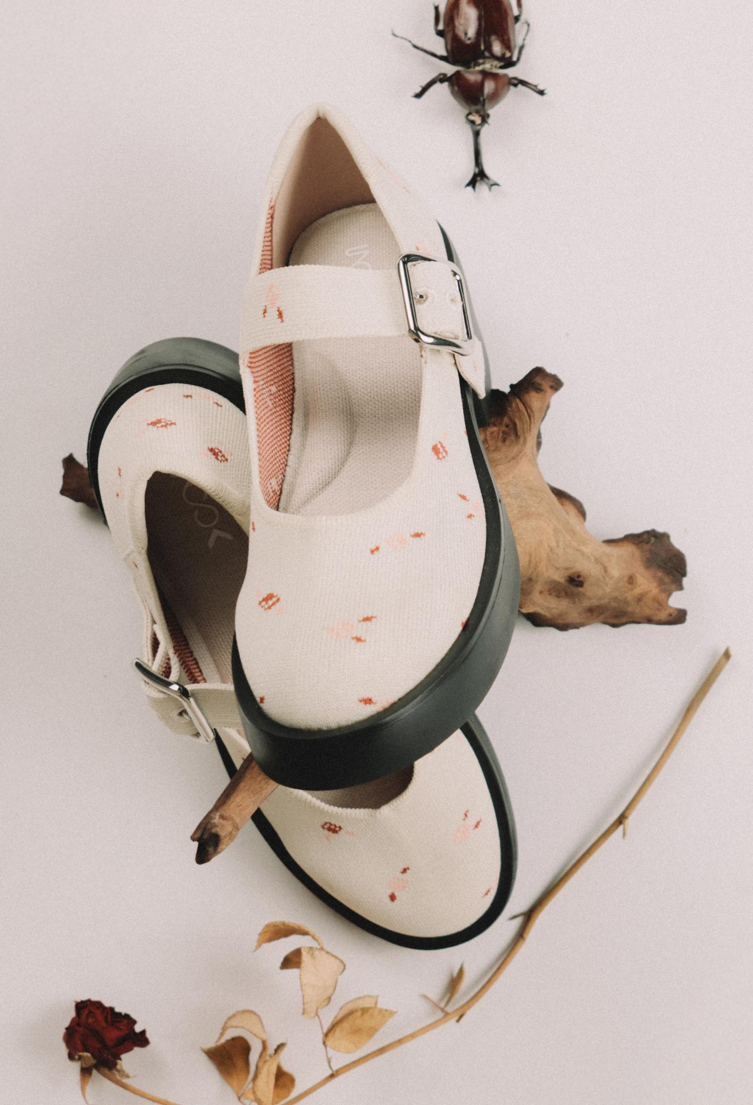 復古瑪莉粗跟厚底鞋 白薔薇