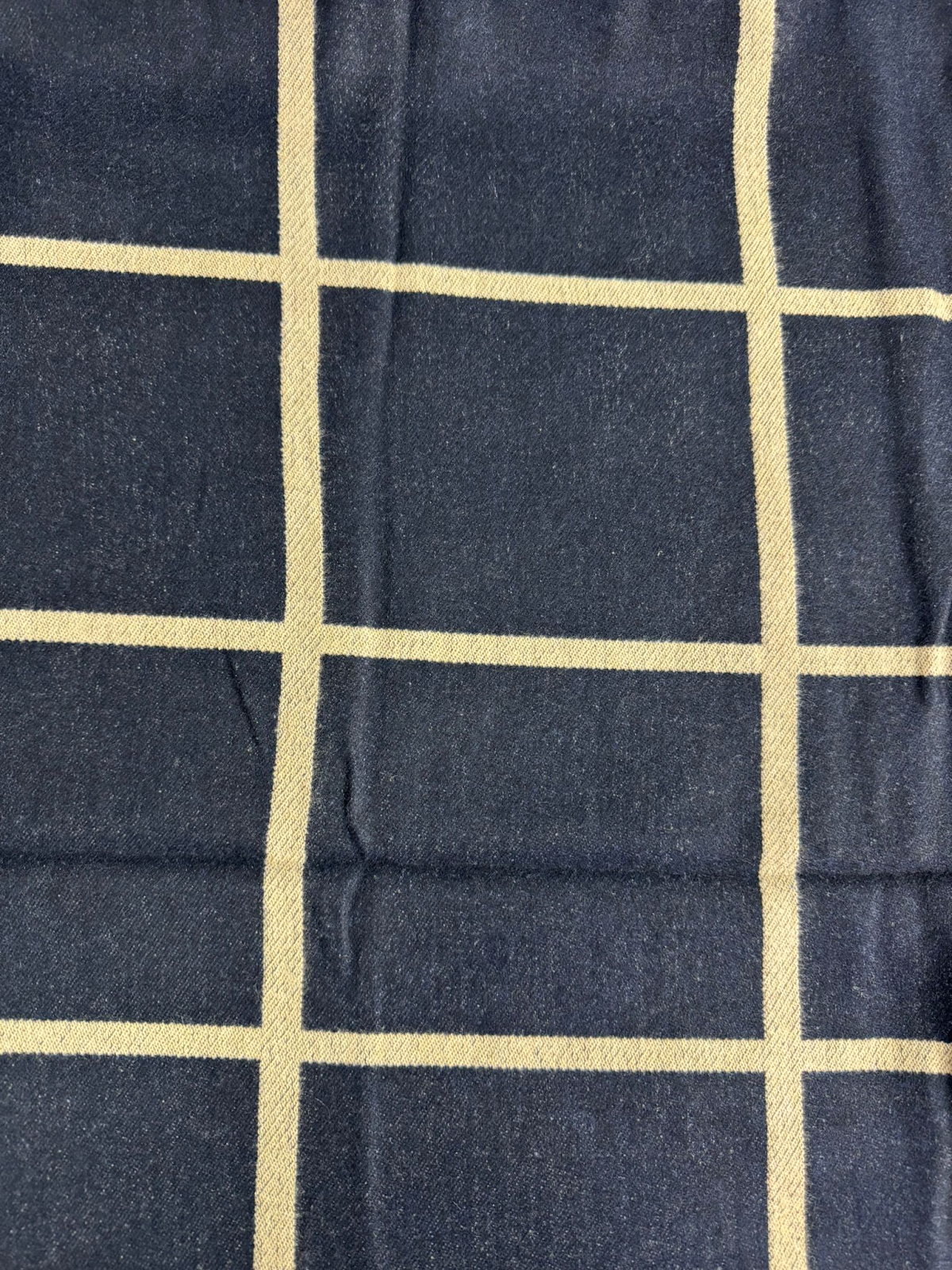 4G248 意大利製方格併色頸巾 72cm x 192cm 深藍色併灰色