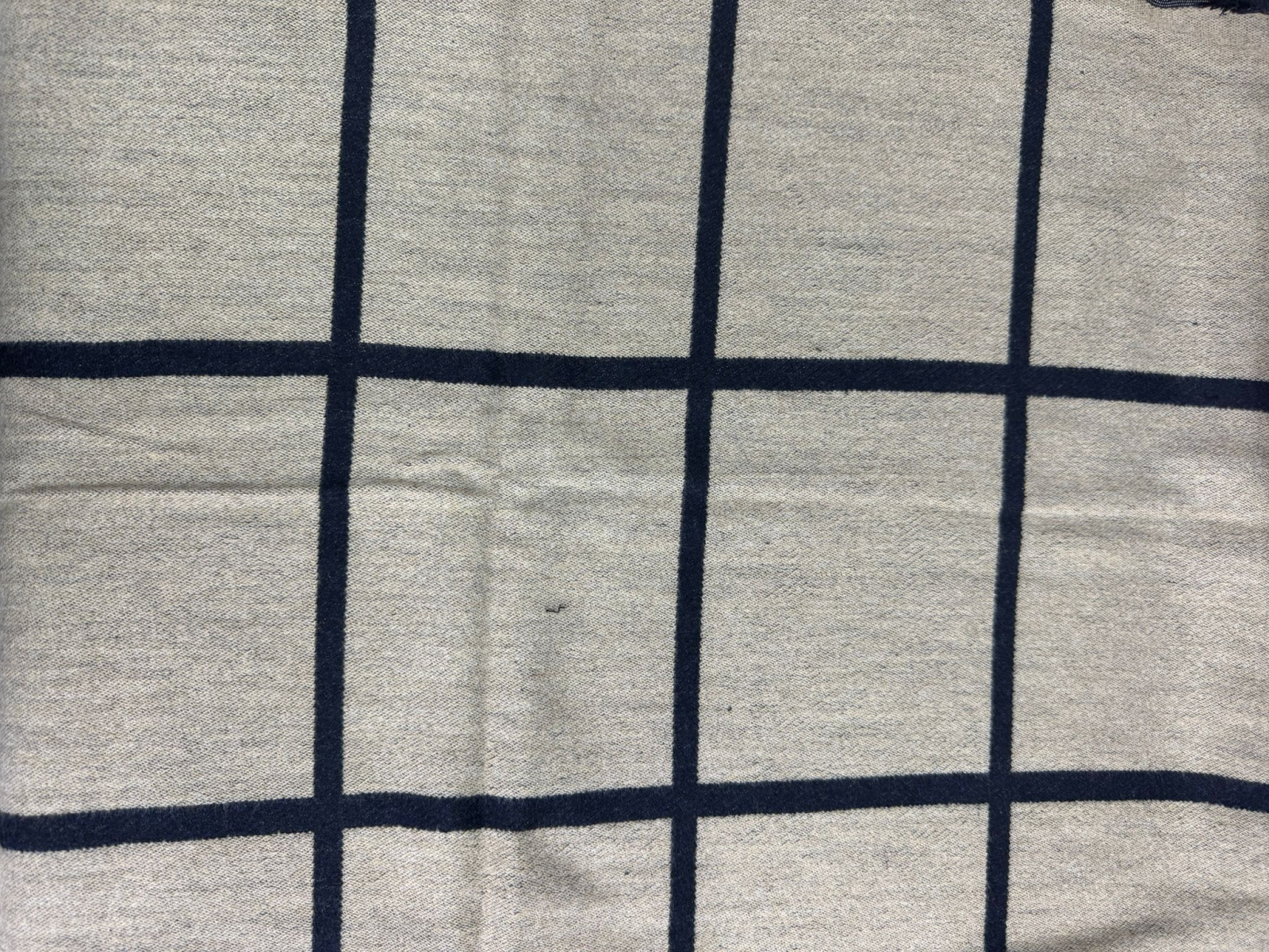 4G248 意大利製方格併色頸巾 72cm x 192cm 深藍色併灰色