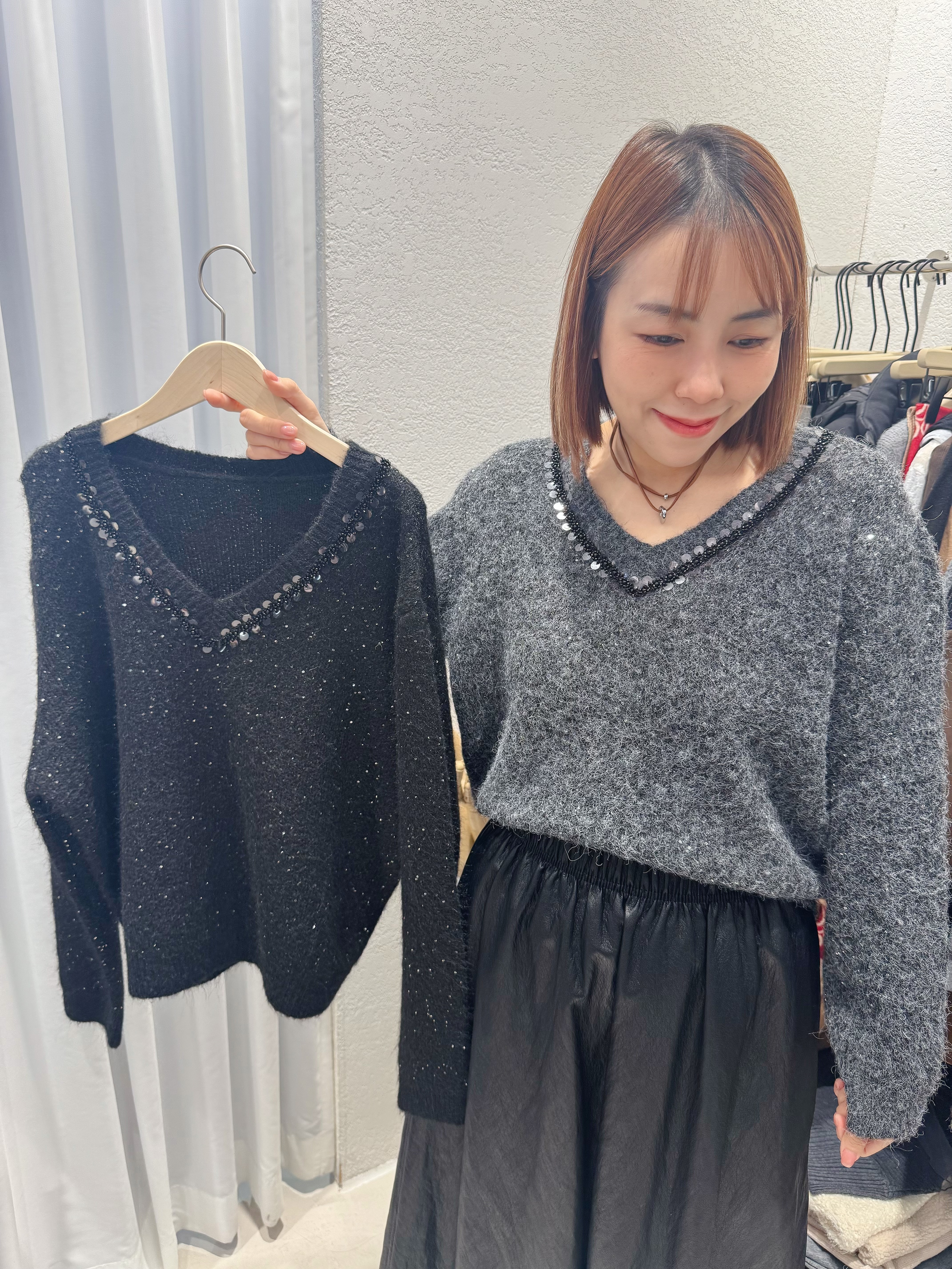 A1MO13 V領閃片冷衫*3色