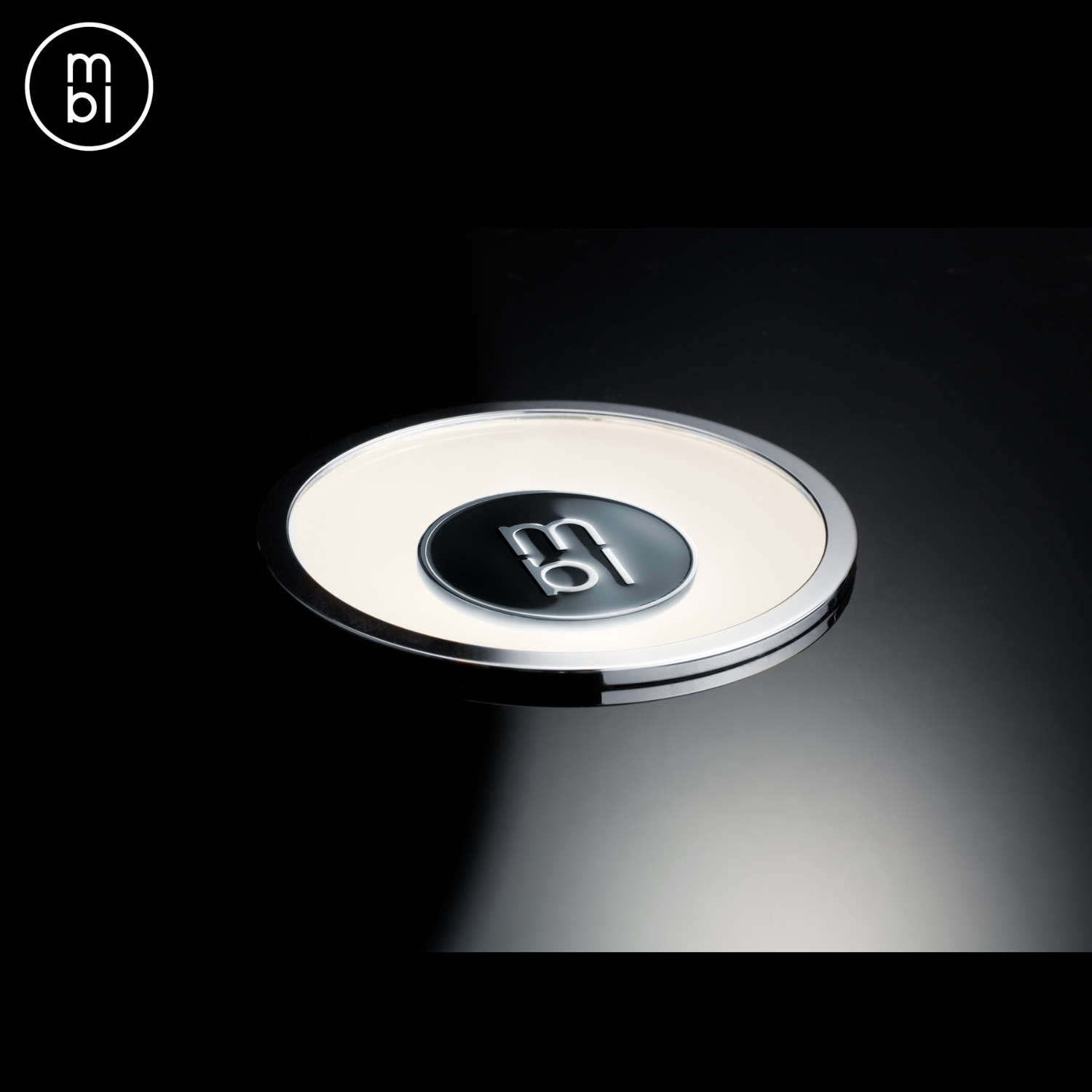 MBL Noble N51 Integrated Amplifier Black/Palinux Logo 1