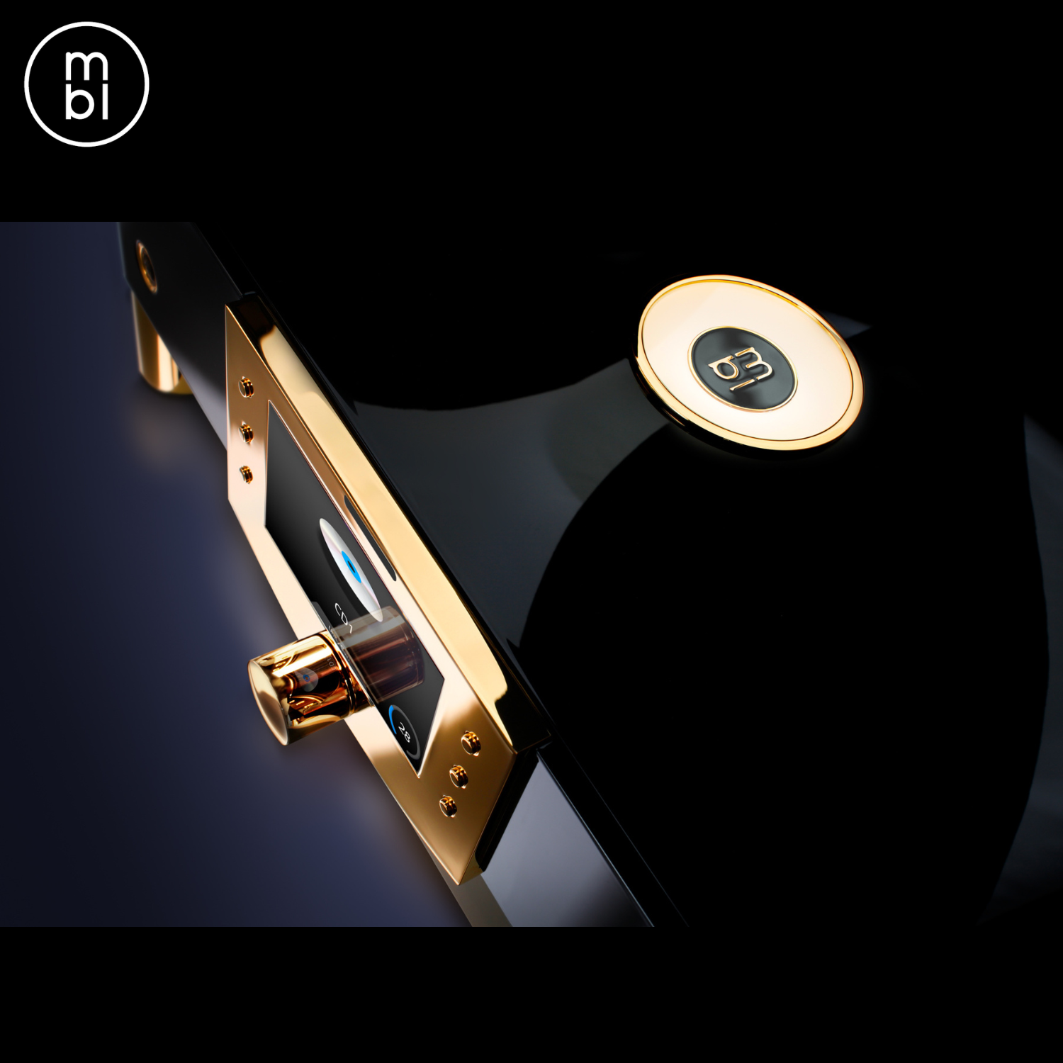 MBL Noble N51 Integrated Amplifier Side Angle Top Shot