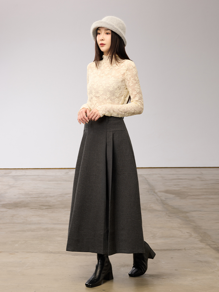 花花蕾絲微領內搭上衣