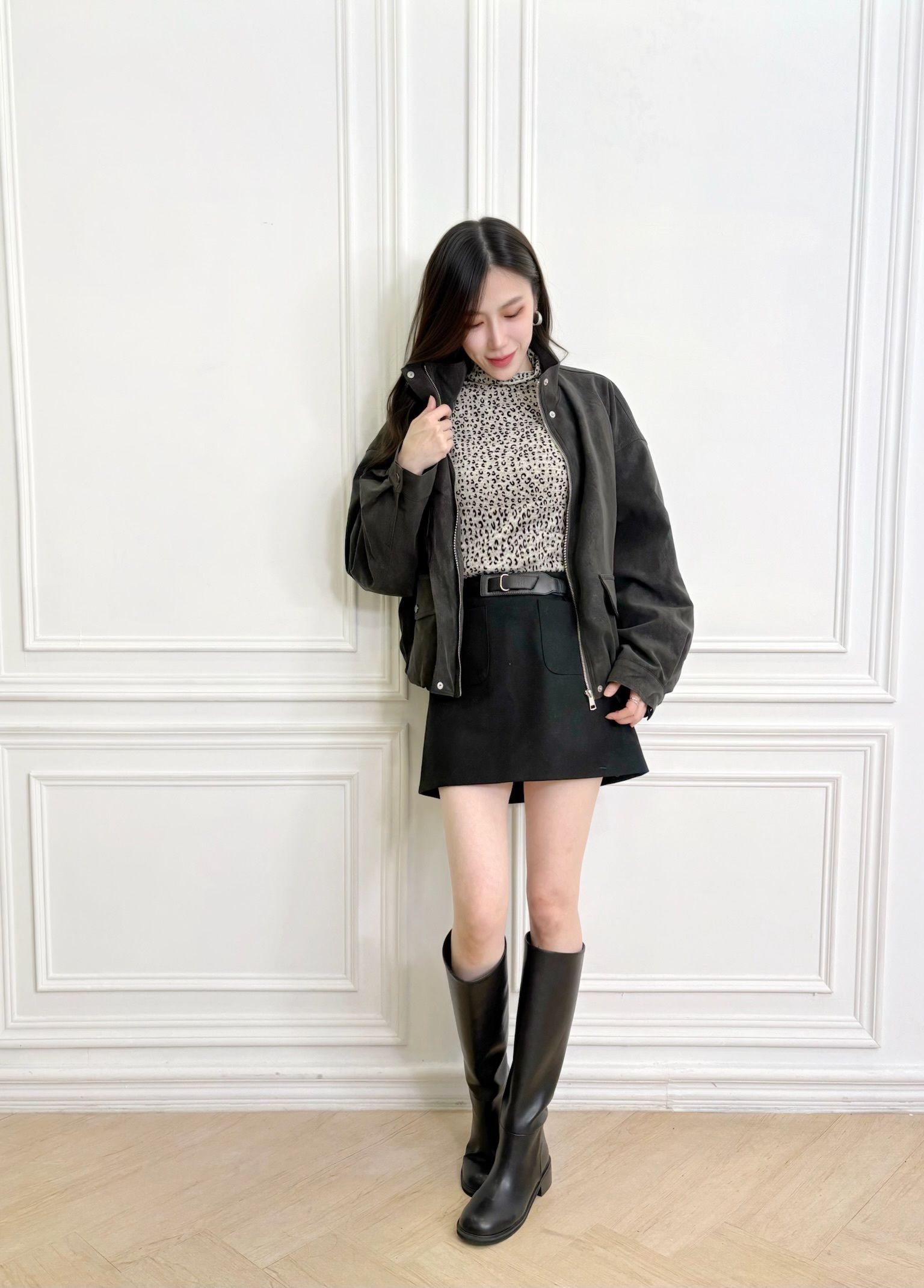 立領霧面皮革下抽繩外套