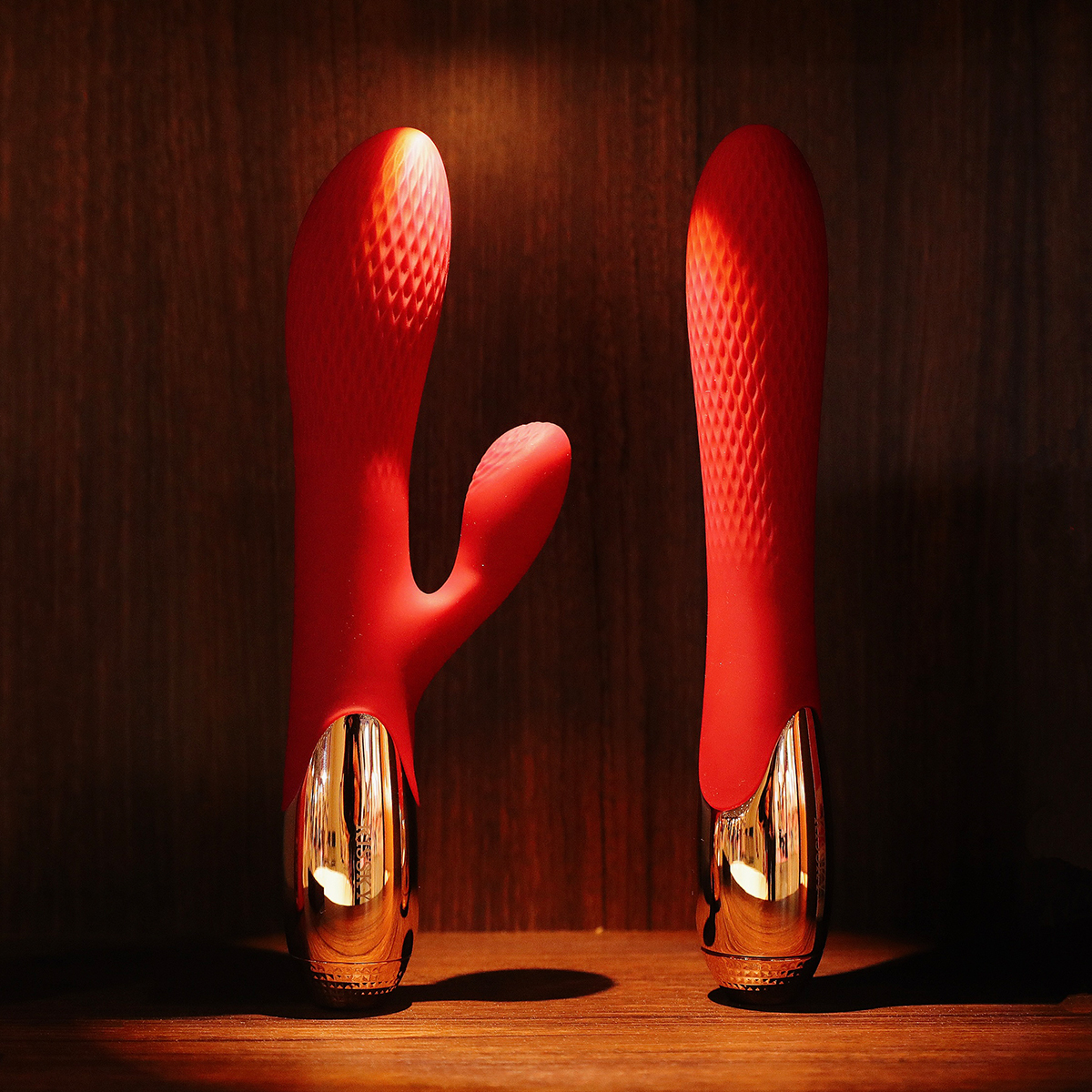 【最新奢華品牌】KISSKY 溫感雙頭擺動按摩棒 質感絲絨首飾盒包裝