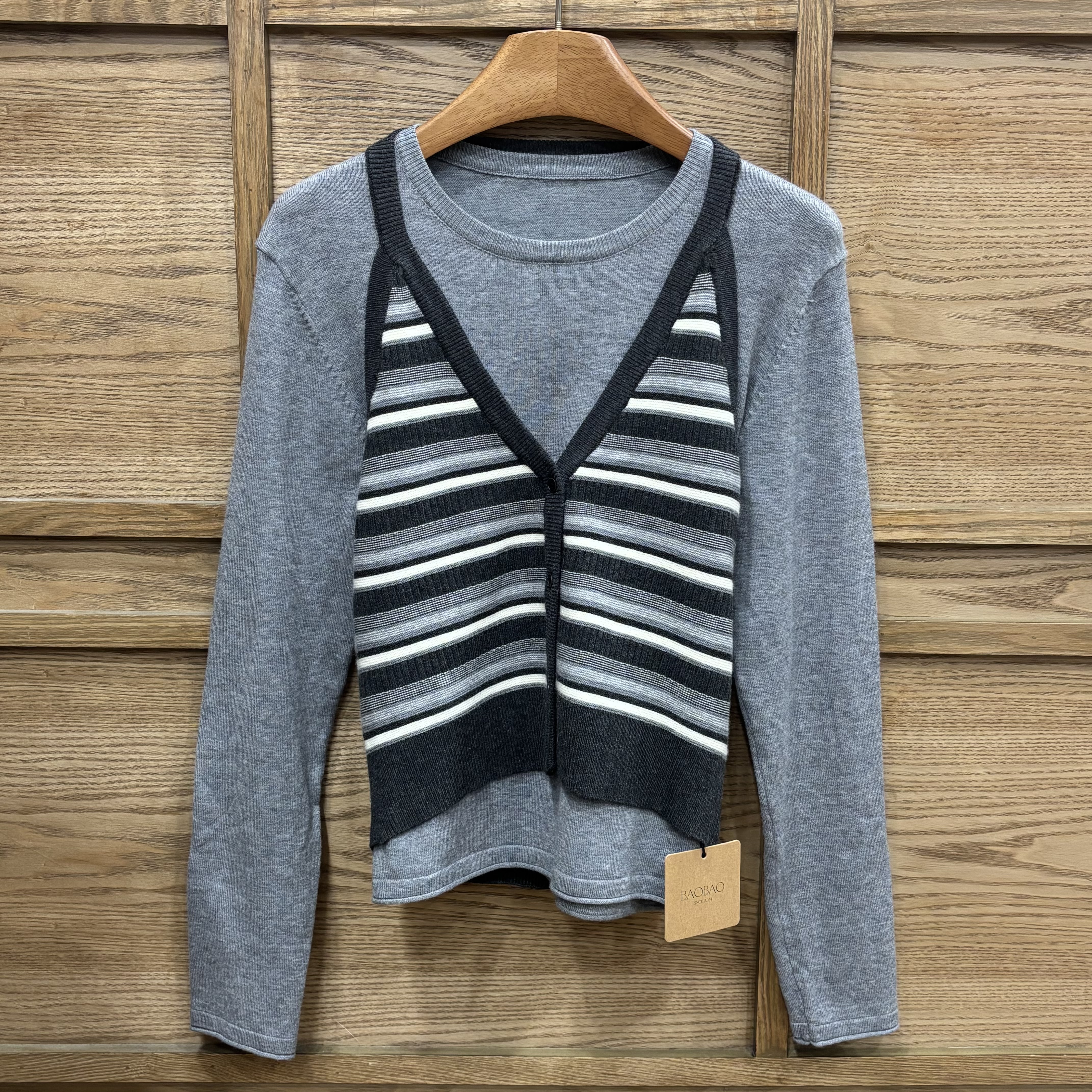 W00053繞脖背心打底兩件套