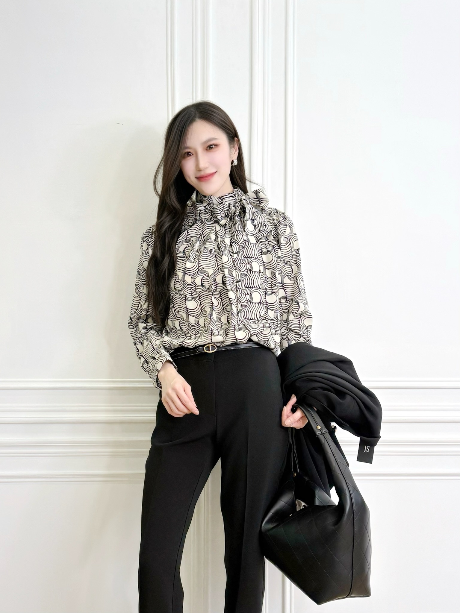 幾何圓線條側領巾上衣