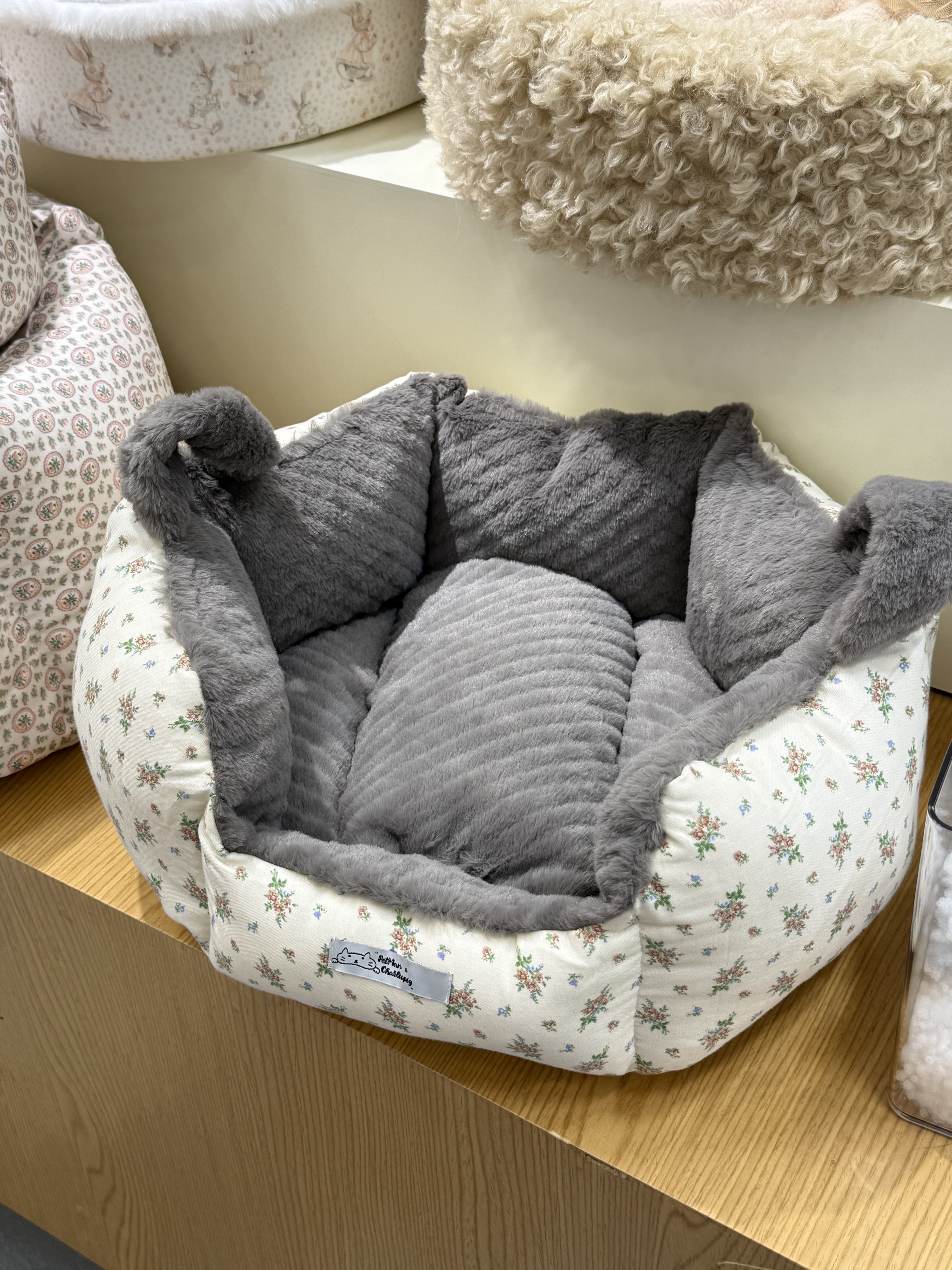 PETMAN 灰白色小花 宠物花瓣窝 双面可使用