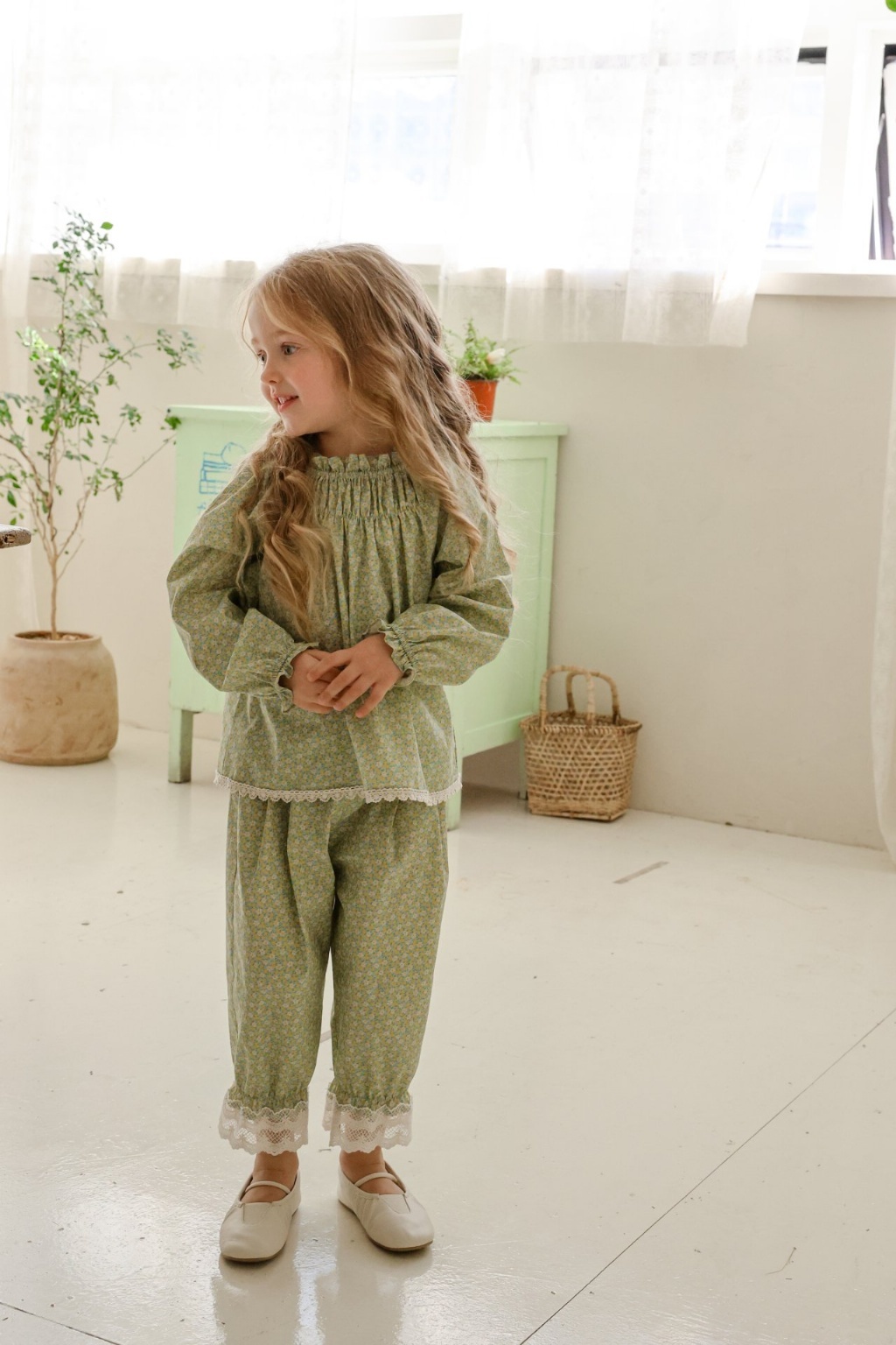 正韓春FLO 兩色碎花浪漫上衣