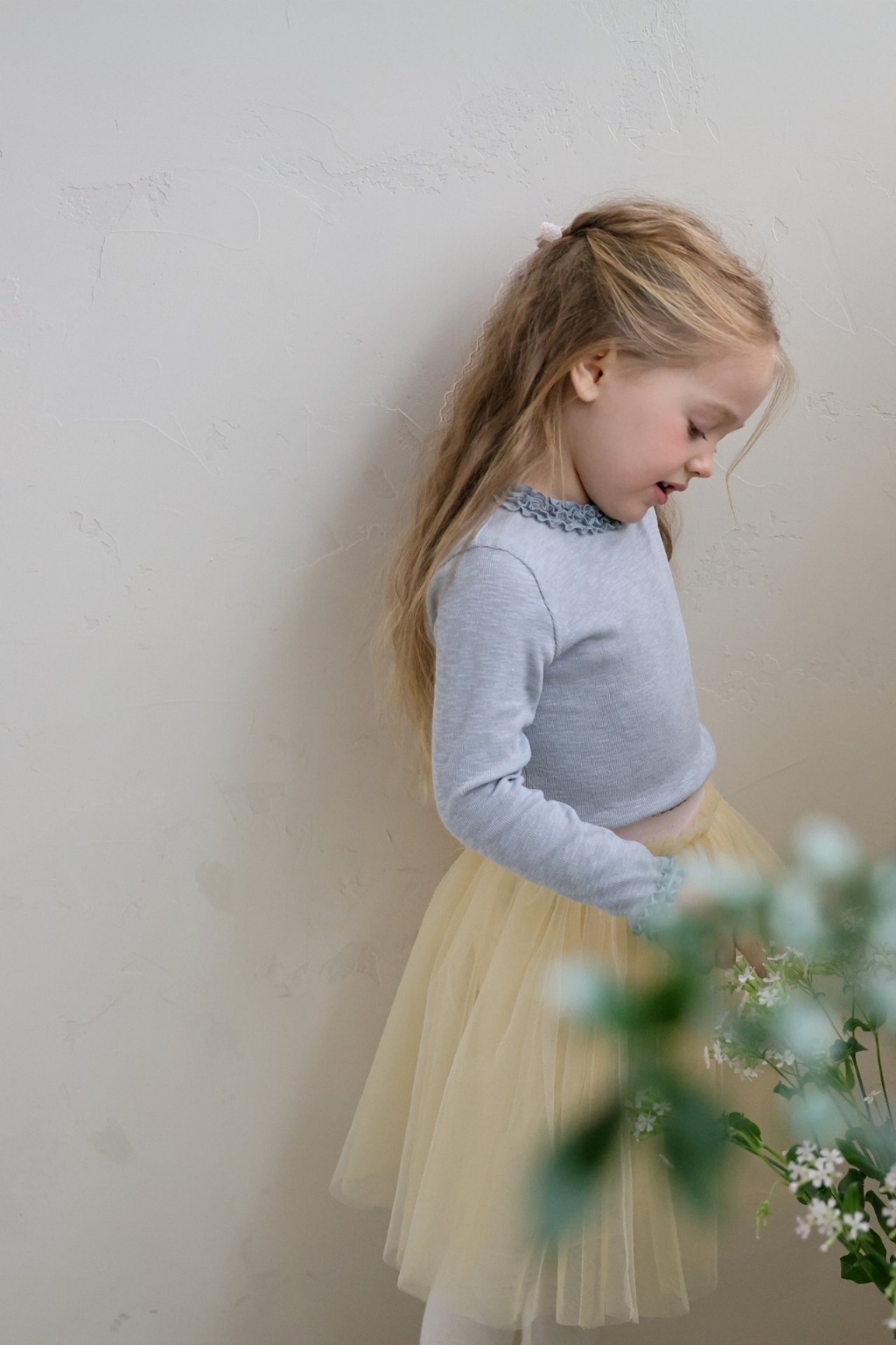 正韓春FLO 三色浪漫捲花上衣