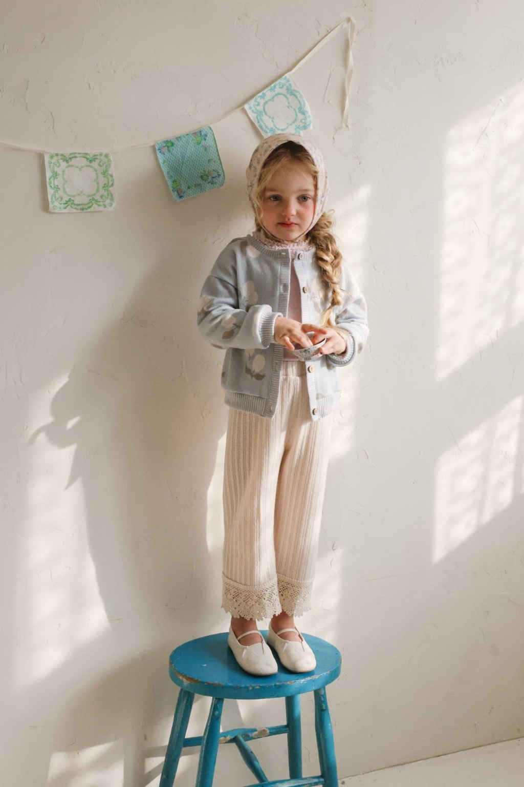 正韓春FLO 三色法式雕花褲