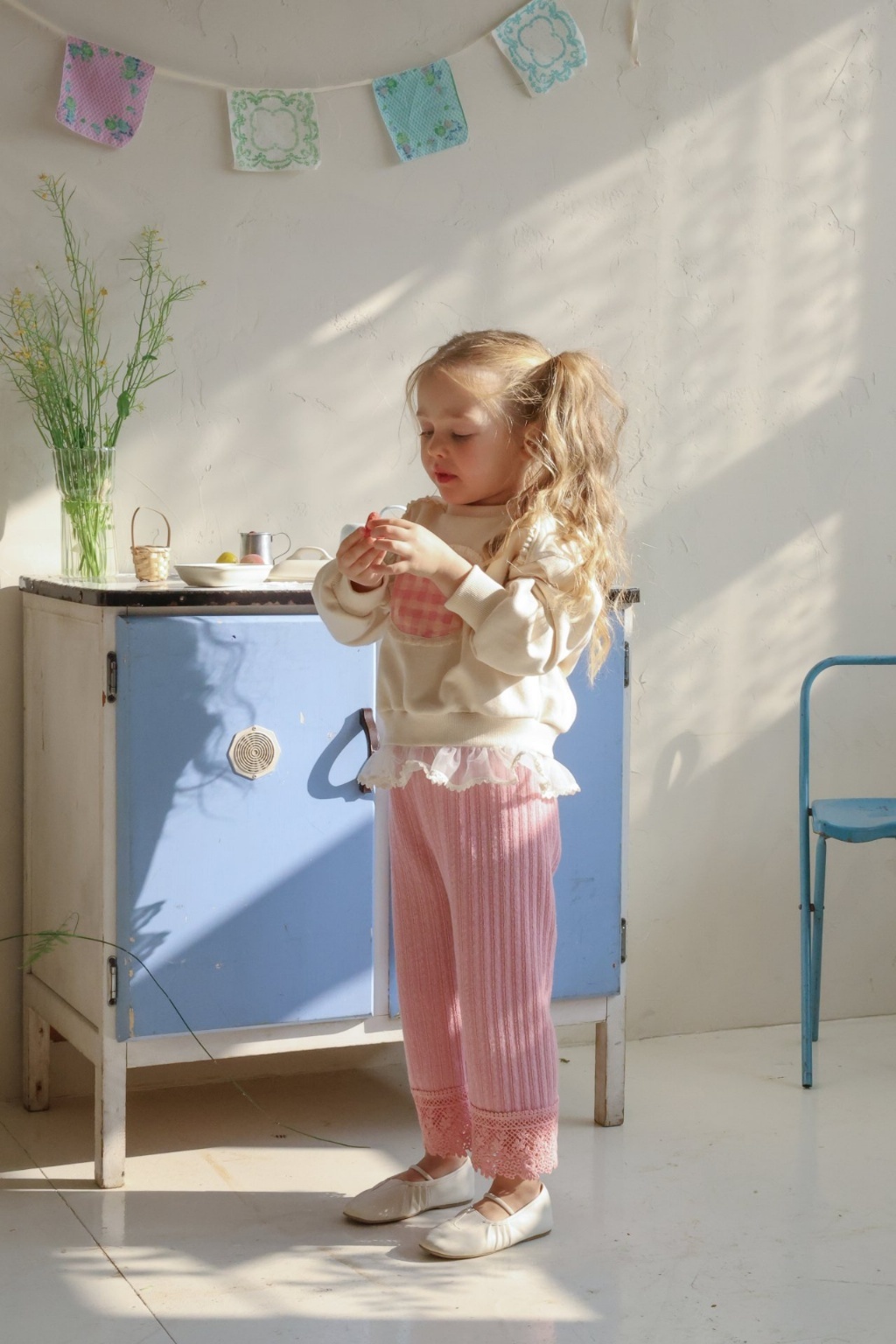 正韓春FLO 三色法式雕花褲