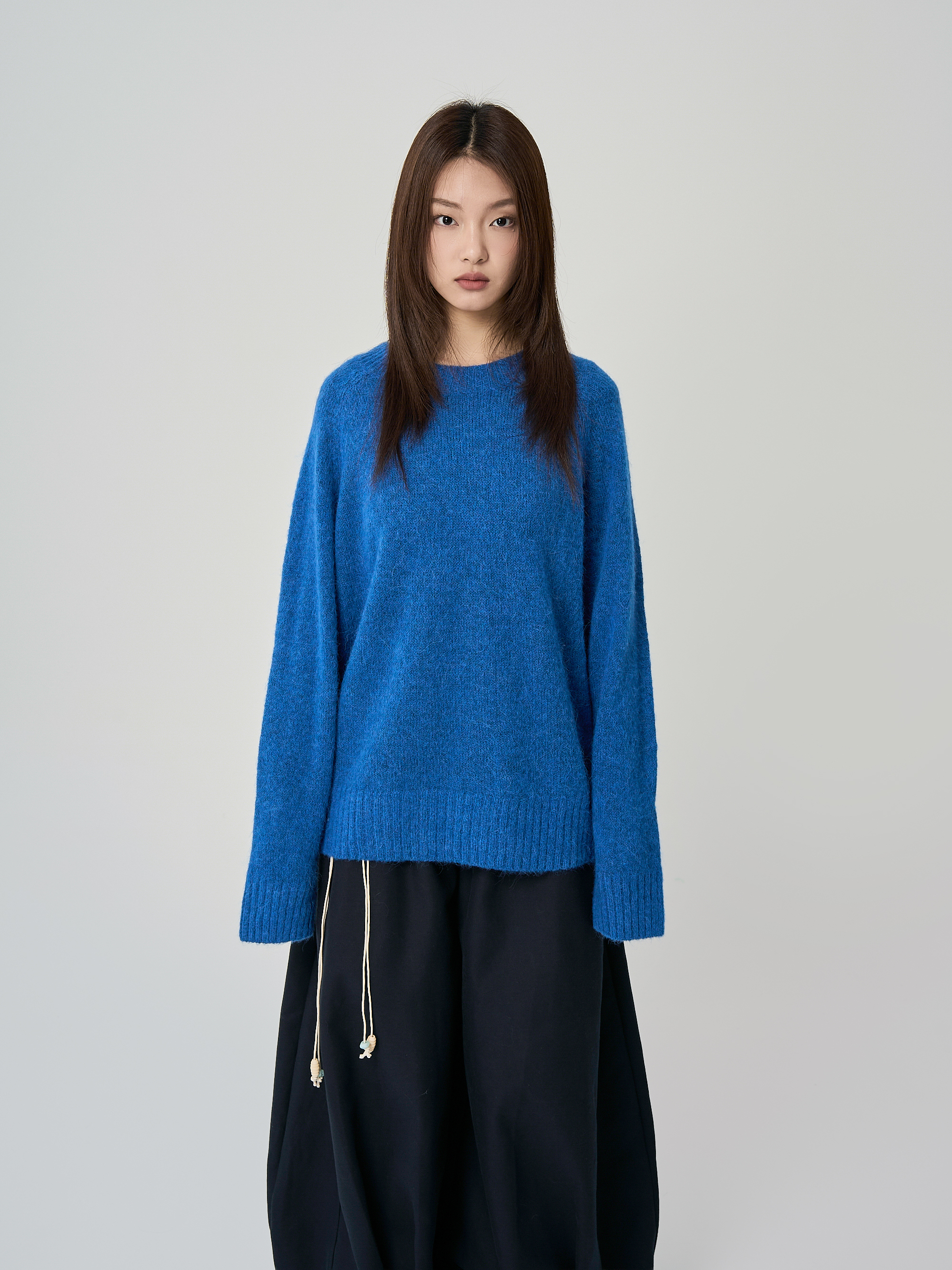 高飽和羊駝毛圓領針織-藍