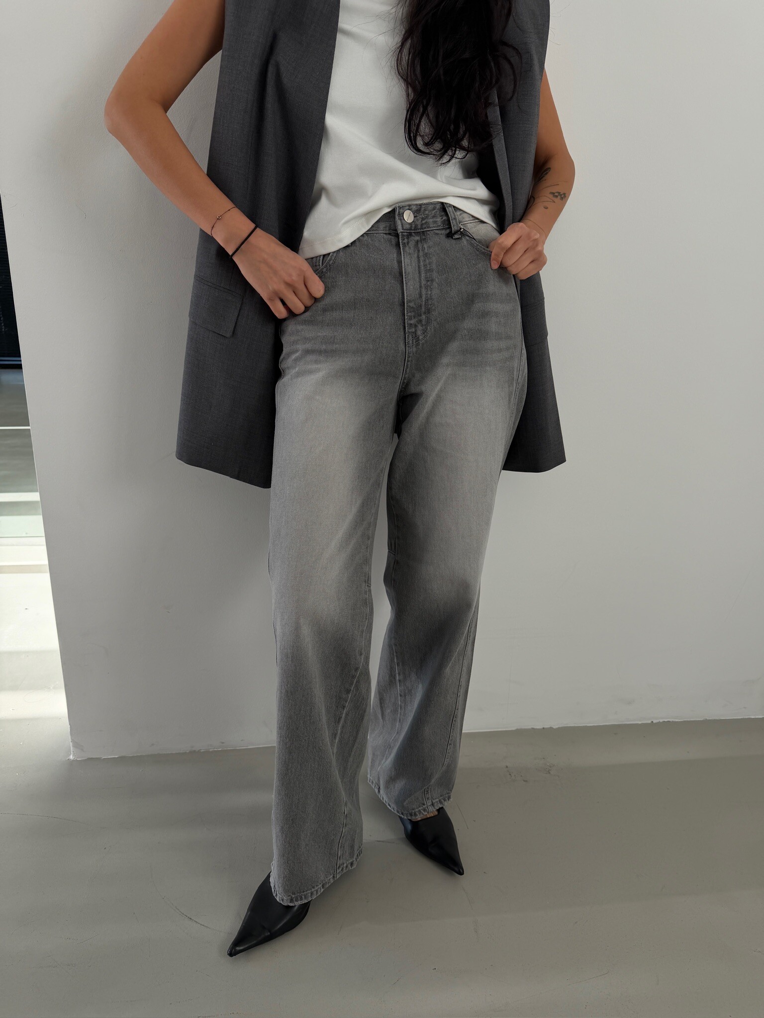 Grey straight cut deanim jeans