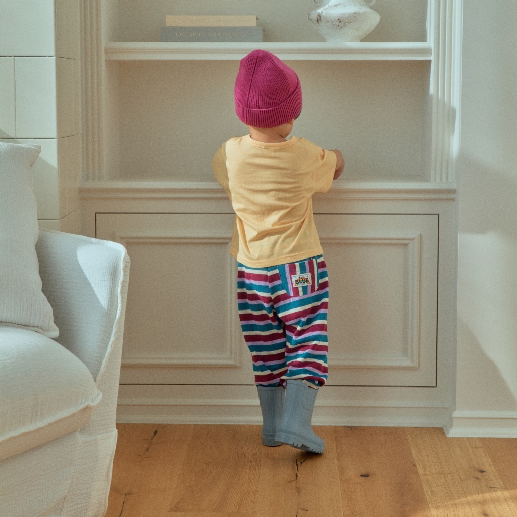 正韓春 1stblue 彩虹小標撞色條紋縮口褲