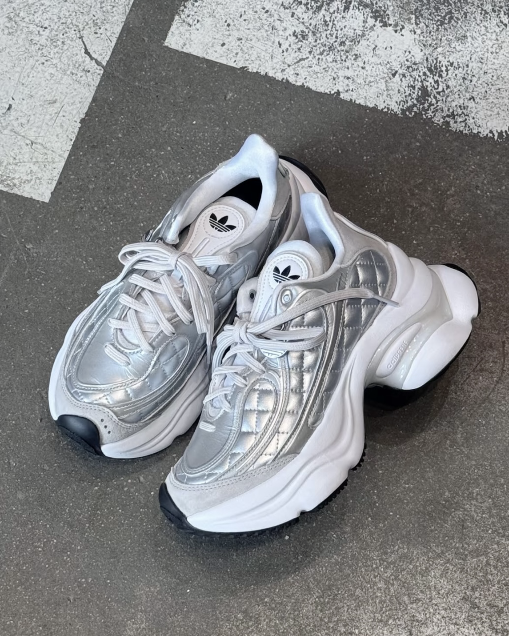 Adidas Originals Ozvenuz 灰銀 銀白 液態銀 菱格紋 小香風 厚底 老爹鞋 休閒鞋 女鞋