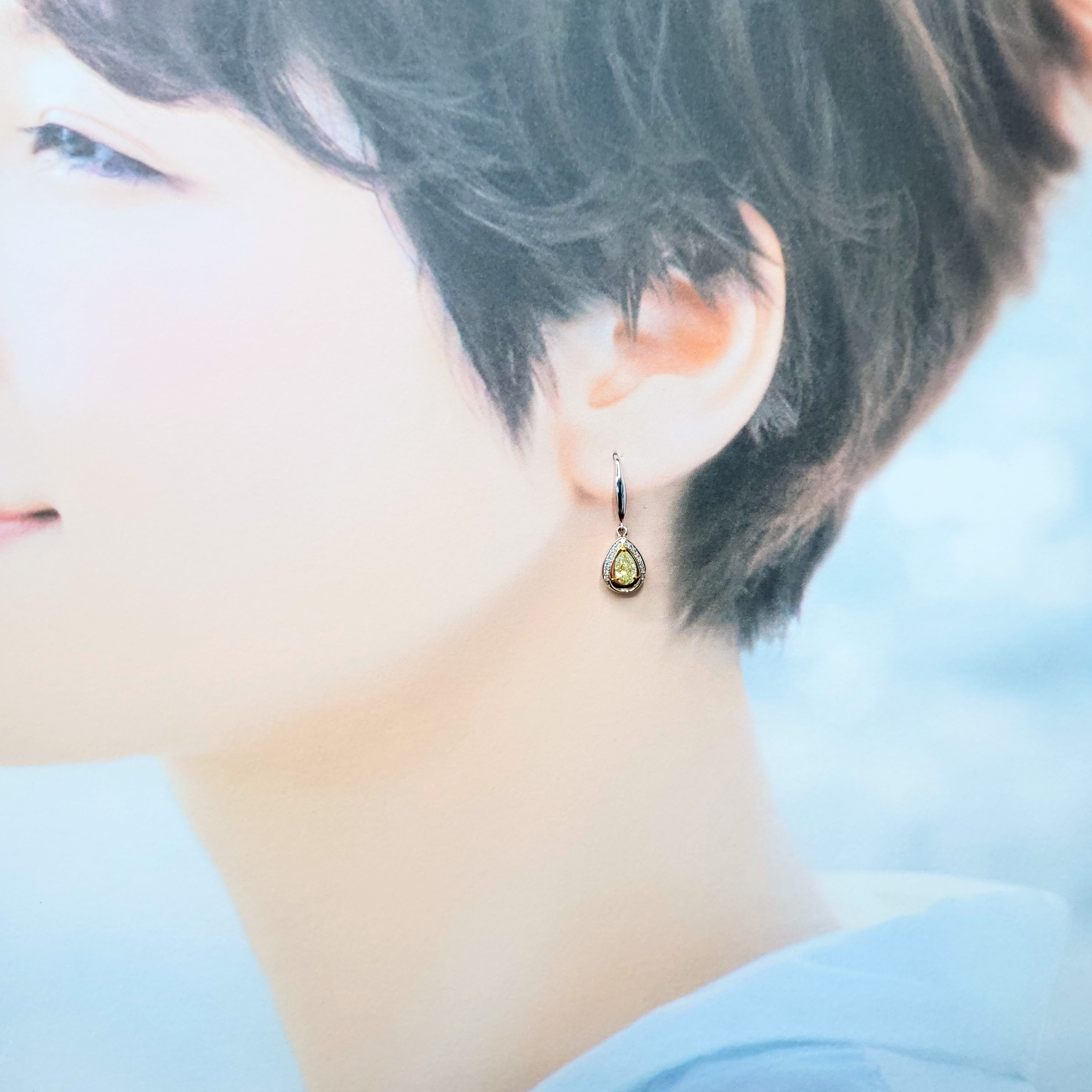 全新18K金【主石82份梨形彩黃鑽】配小鑽共91份鑽石吊耳環