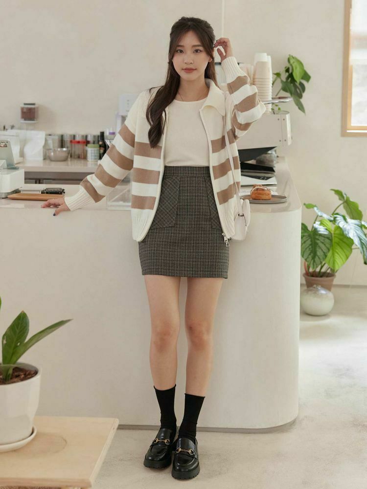 條紋配色拉鏈針織外套